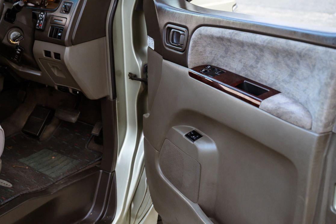 1997 Nissan Elgrand V