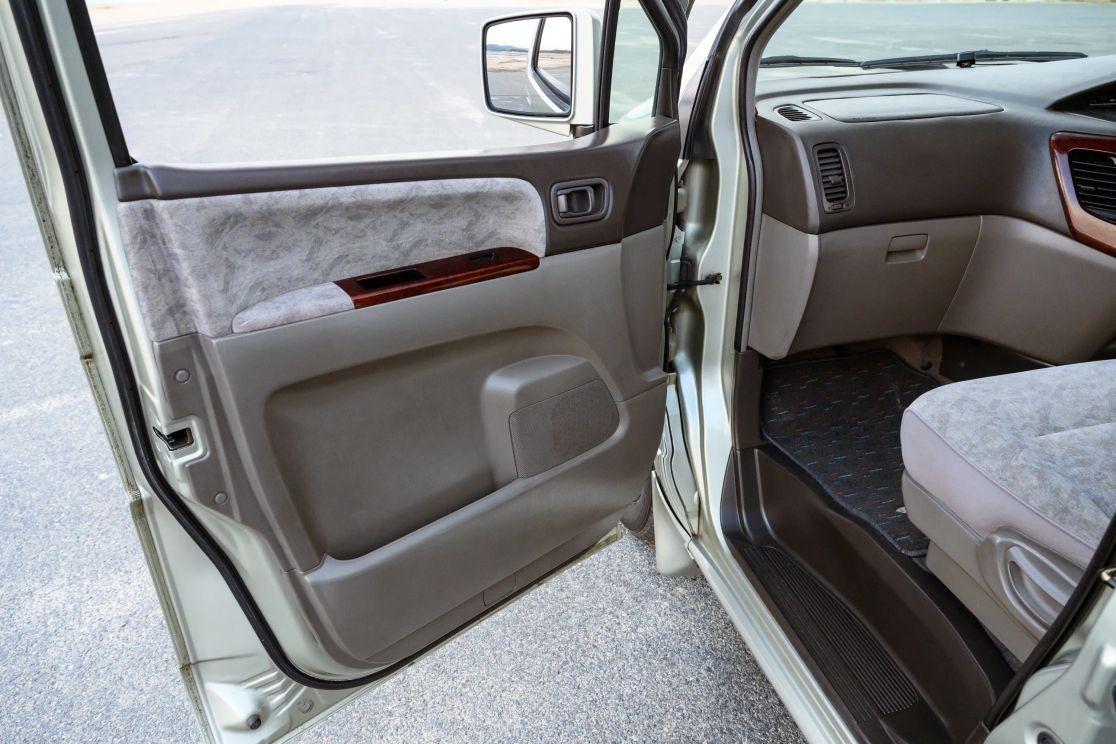 1997 Nissan Elgrand V