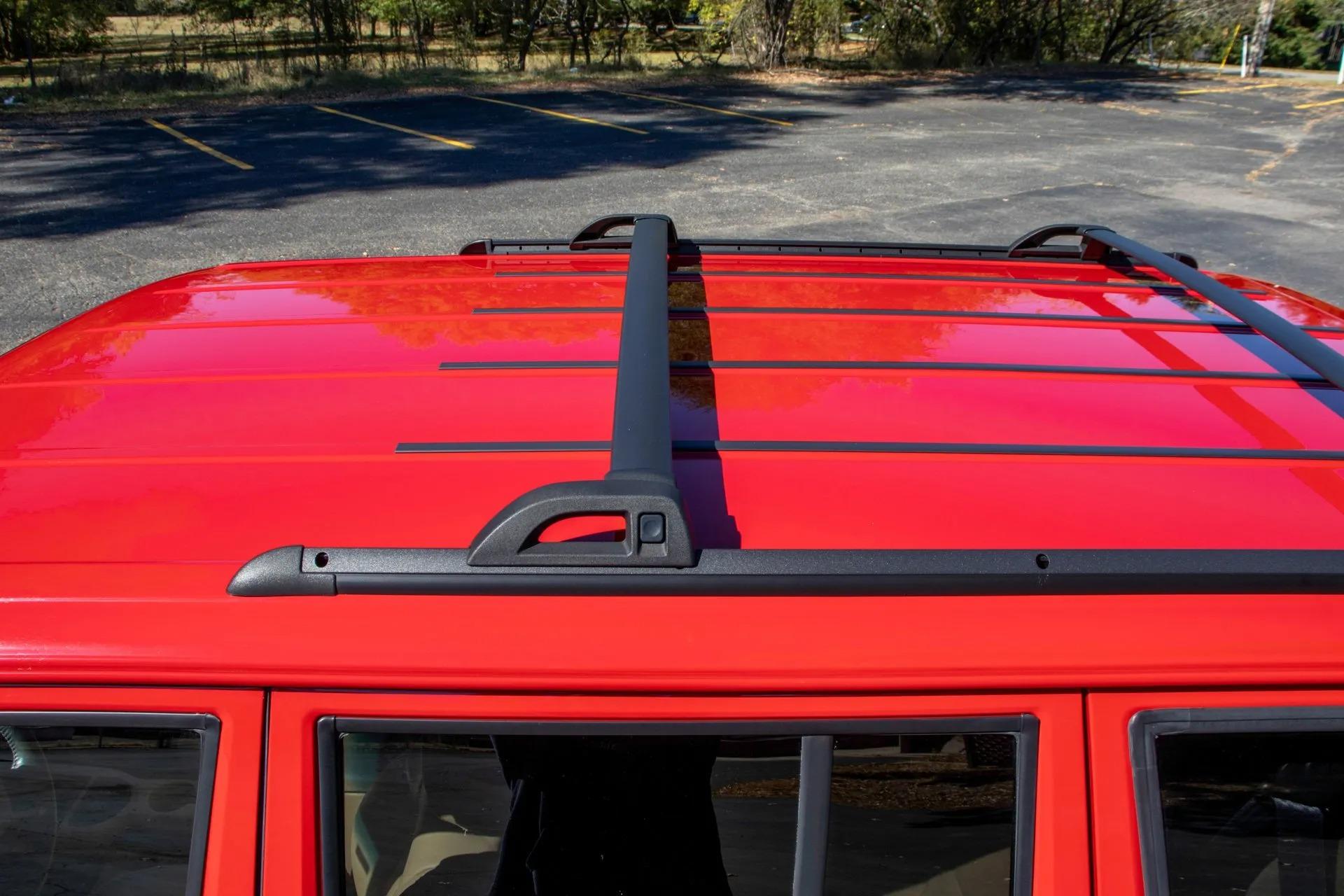 13k Mile 2001 Jeep Cherokee Limited