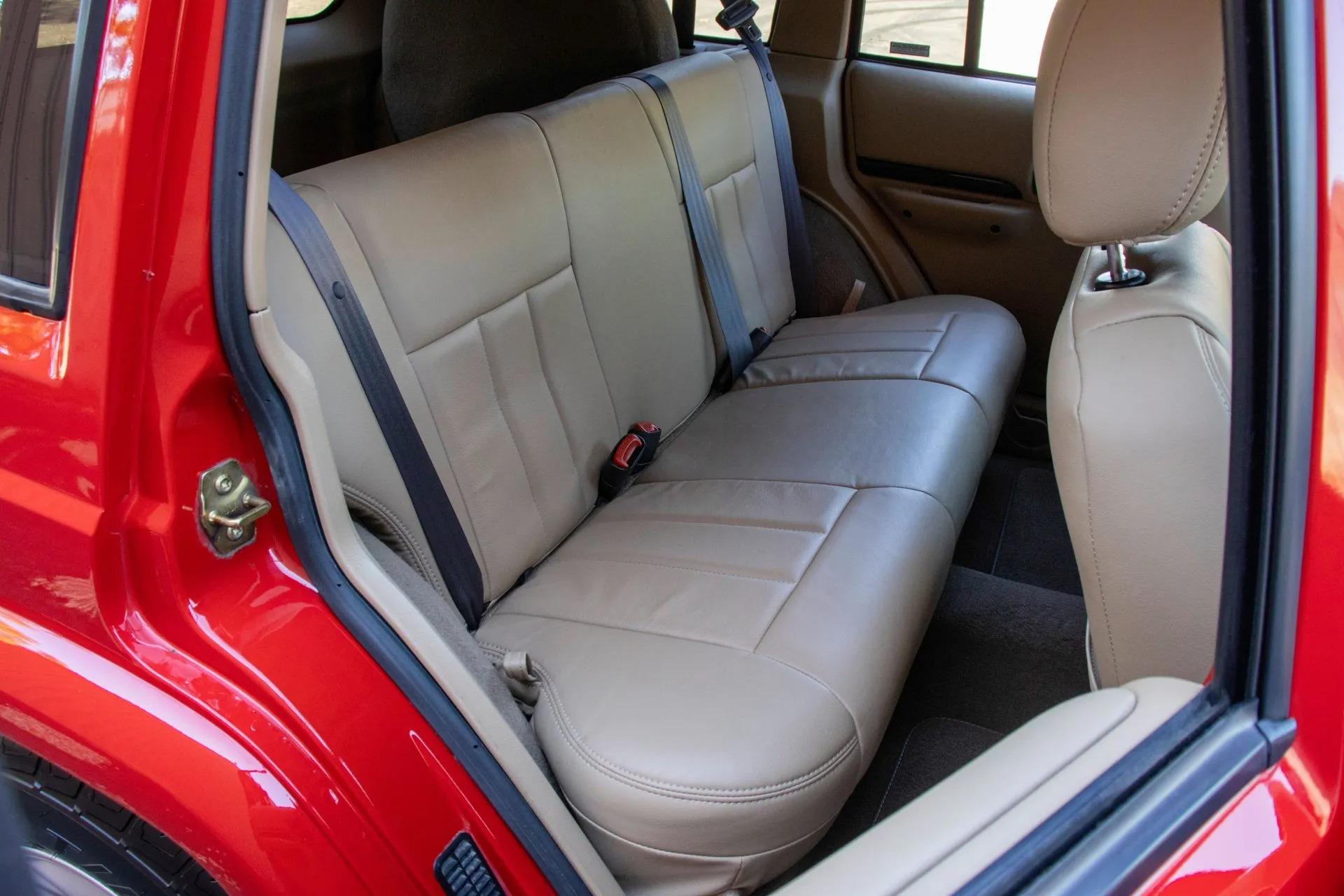 13k Mile 2001 Jeep Cherokee Limited