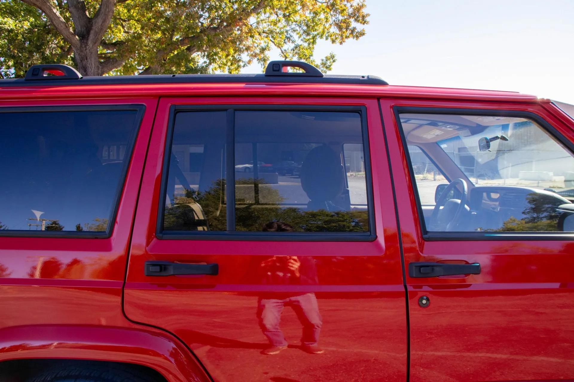 13k Mile 2001 Jeep Cherokee Limited