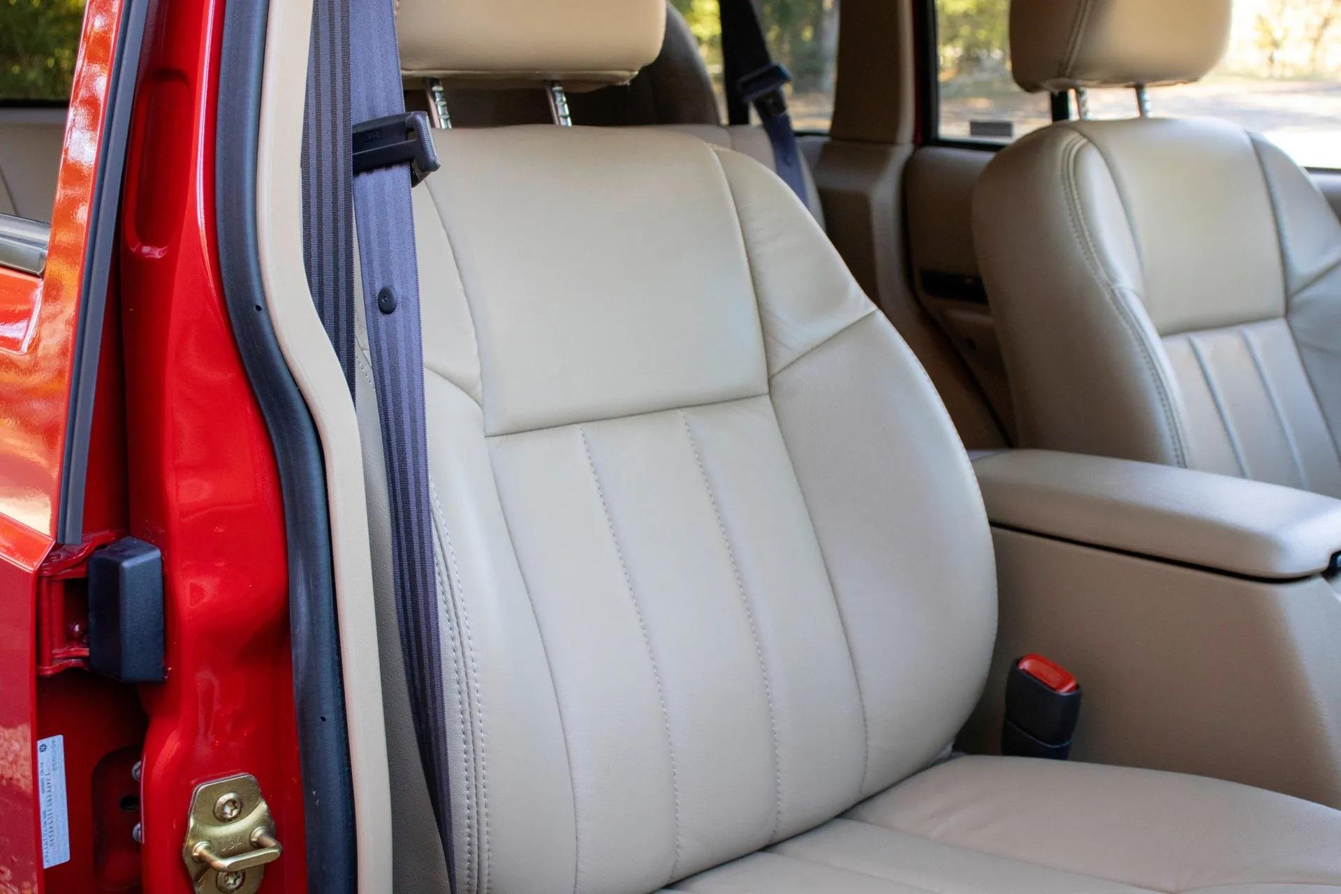 13k Mile 2001 Jeep Cherokee Limited