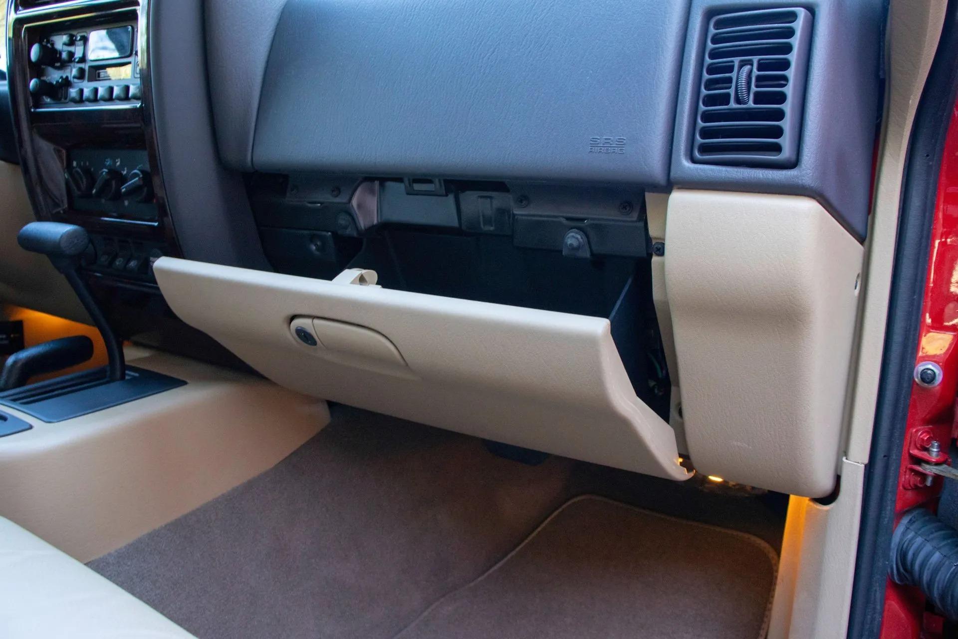 13k Mile 2001 Jeep Cherokee Limited