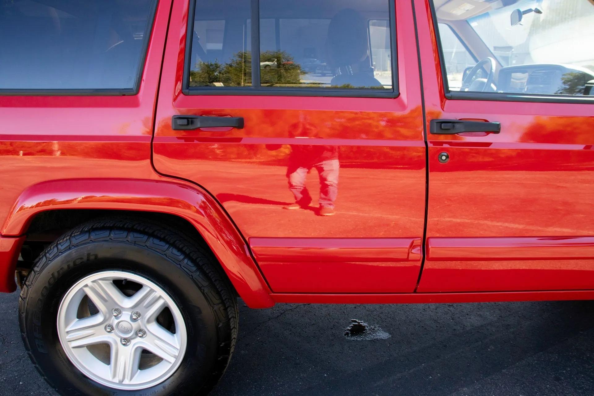 13k Mile 2001 Jeep Cherokee Limited
