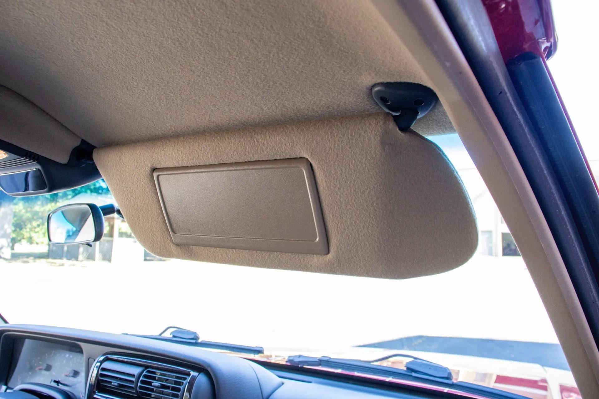 13k Mile 2001 Jeep Cherokee Limited