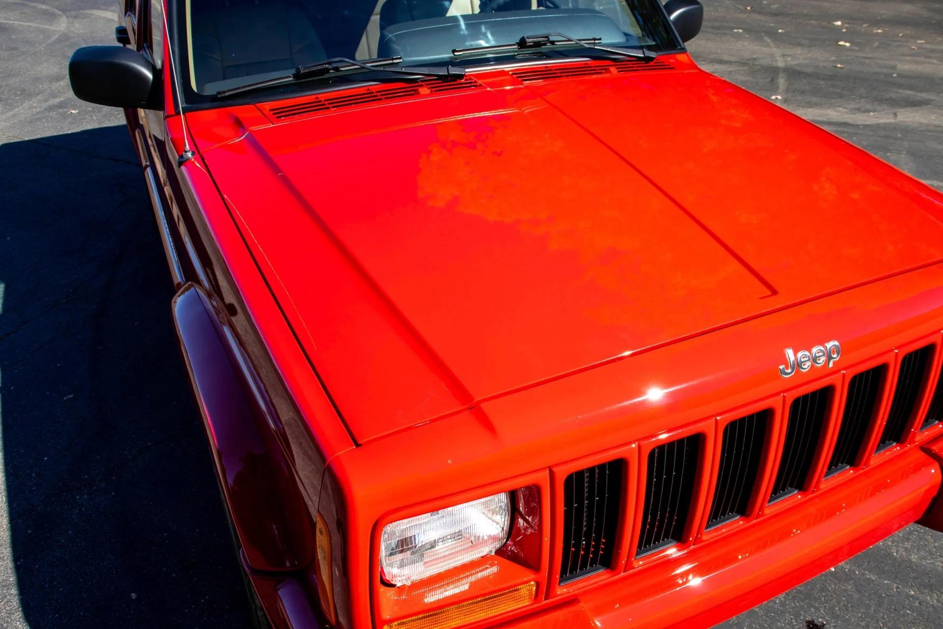 13k Mile 2001 Jeep Cherokee Limited