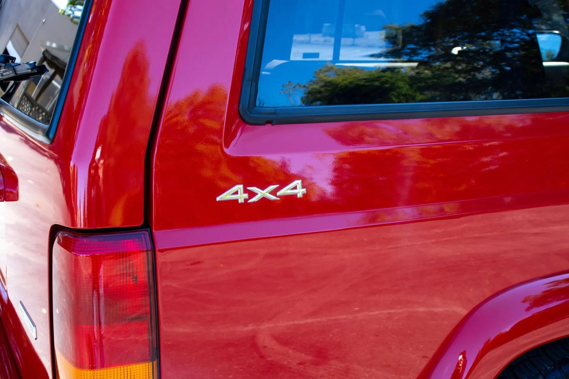 13k Mile 2001 Jeep Cherokee Limited