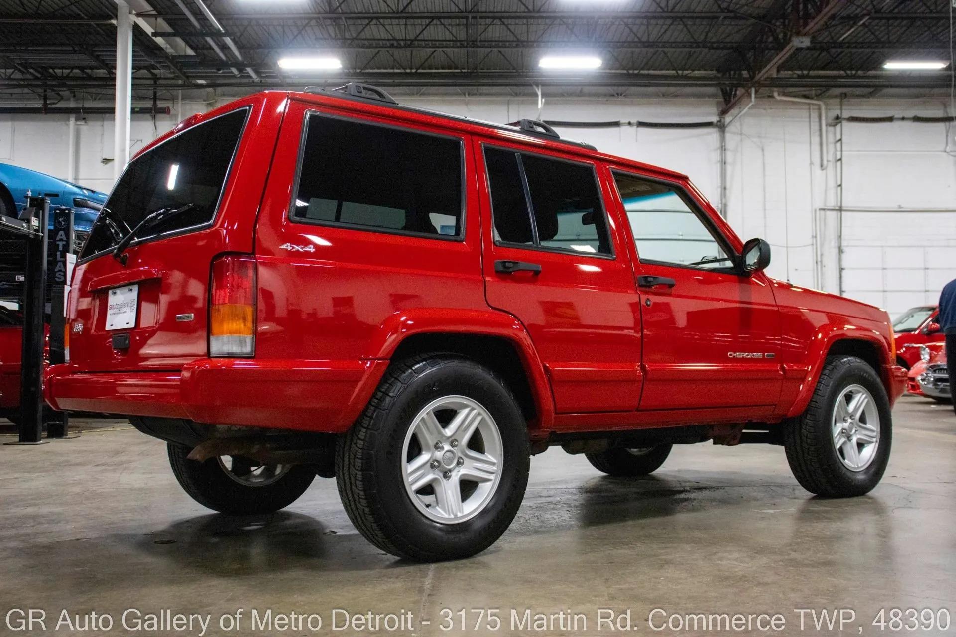 13k Mile 2001 Jeep Cherokee Limited