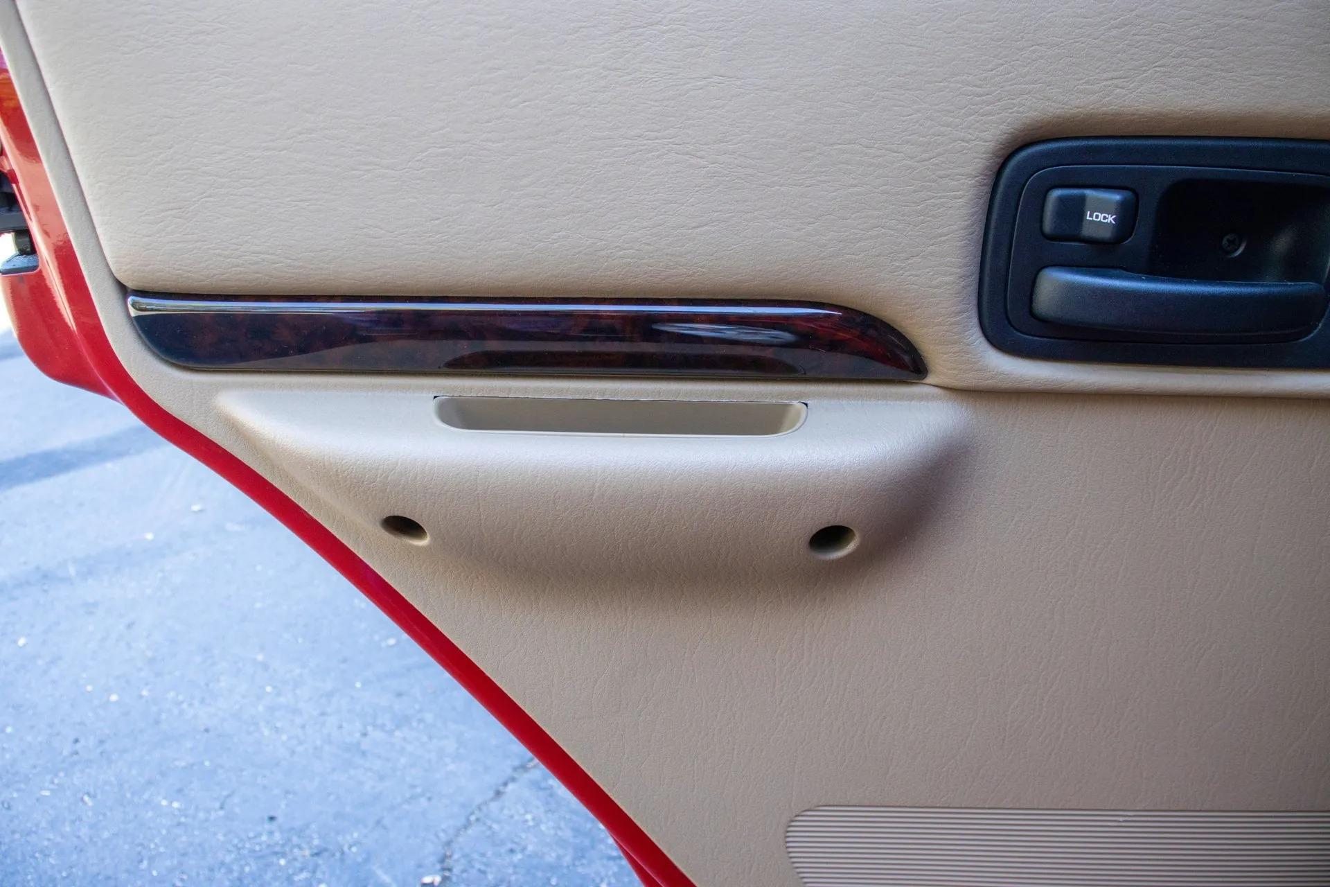 13k Mile 2001 Jeep Cherokee Limited