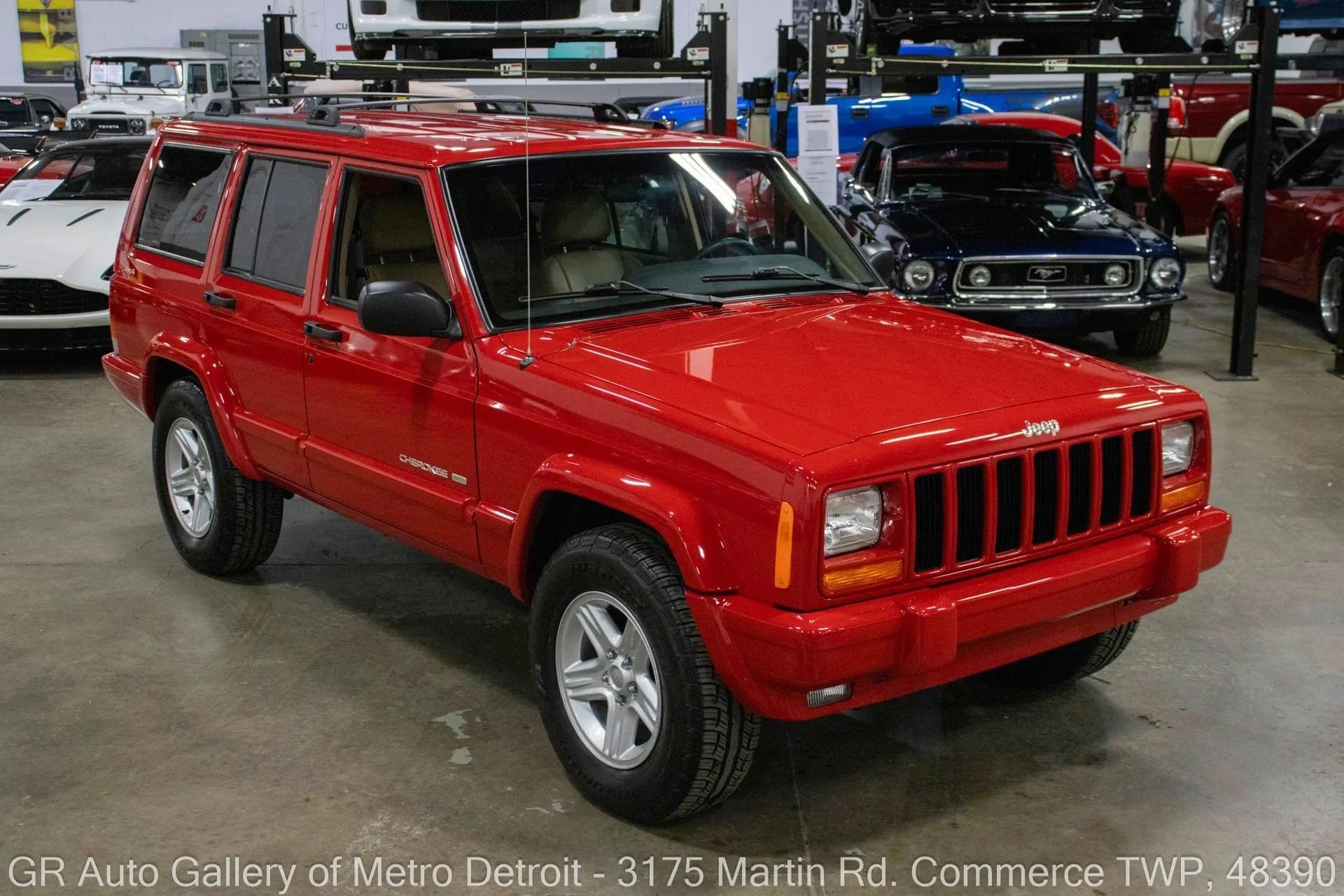 13k Mile 2001 Jeep Cherokee Limited
