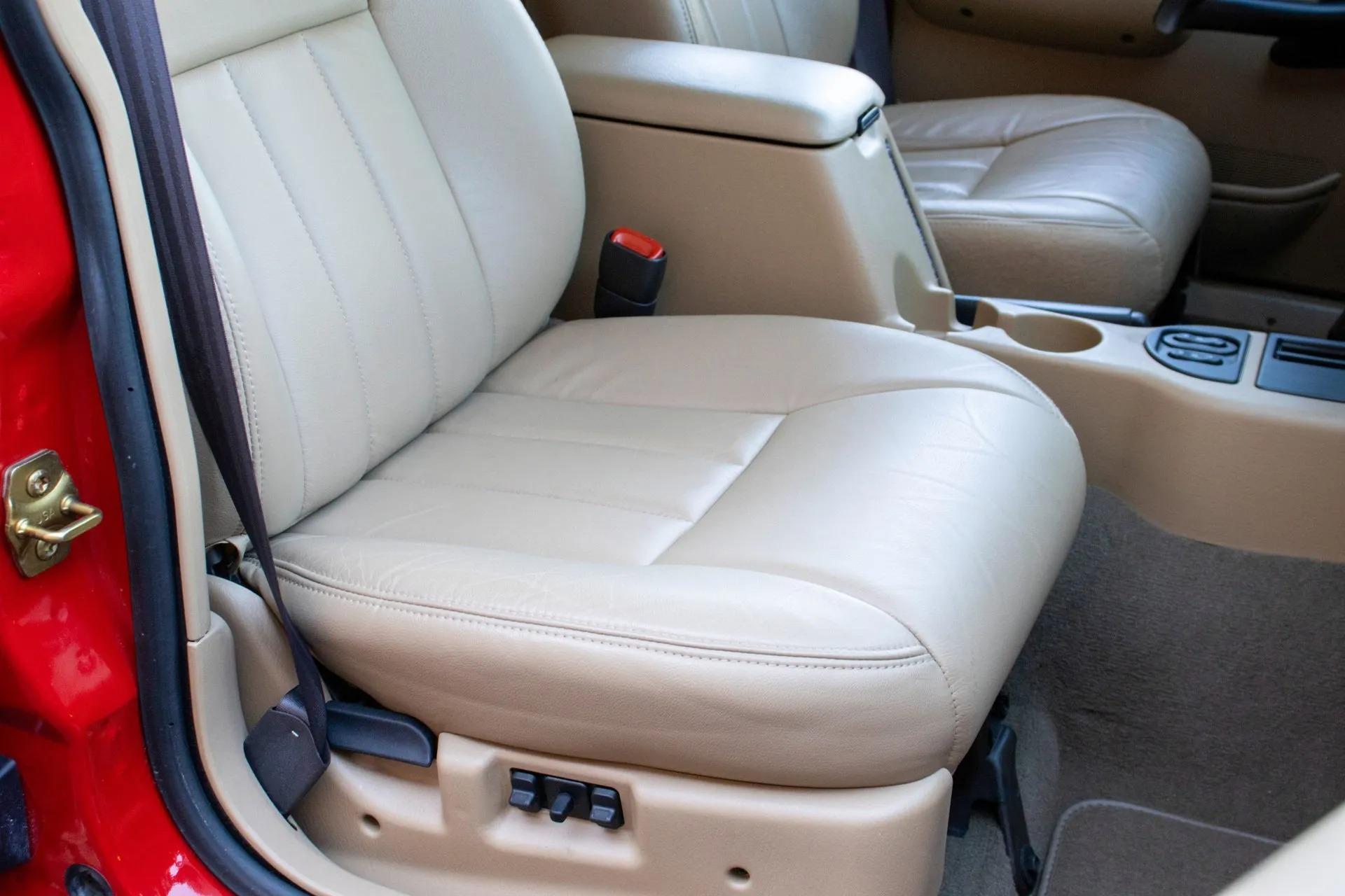 13k Mile 2001 Jeep Cherokee Limited