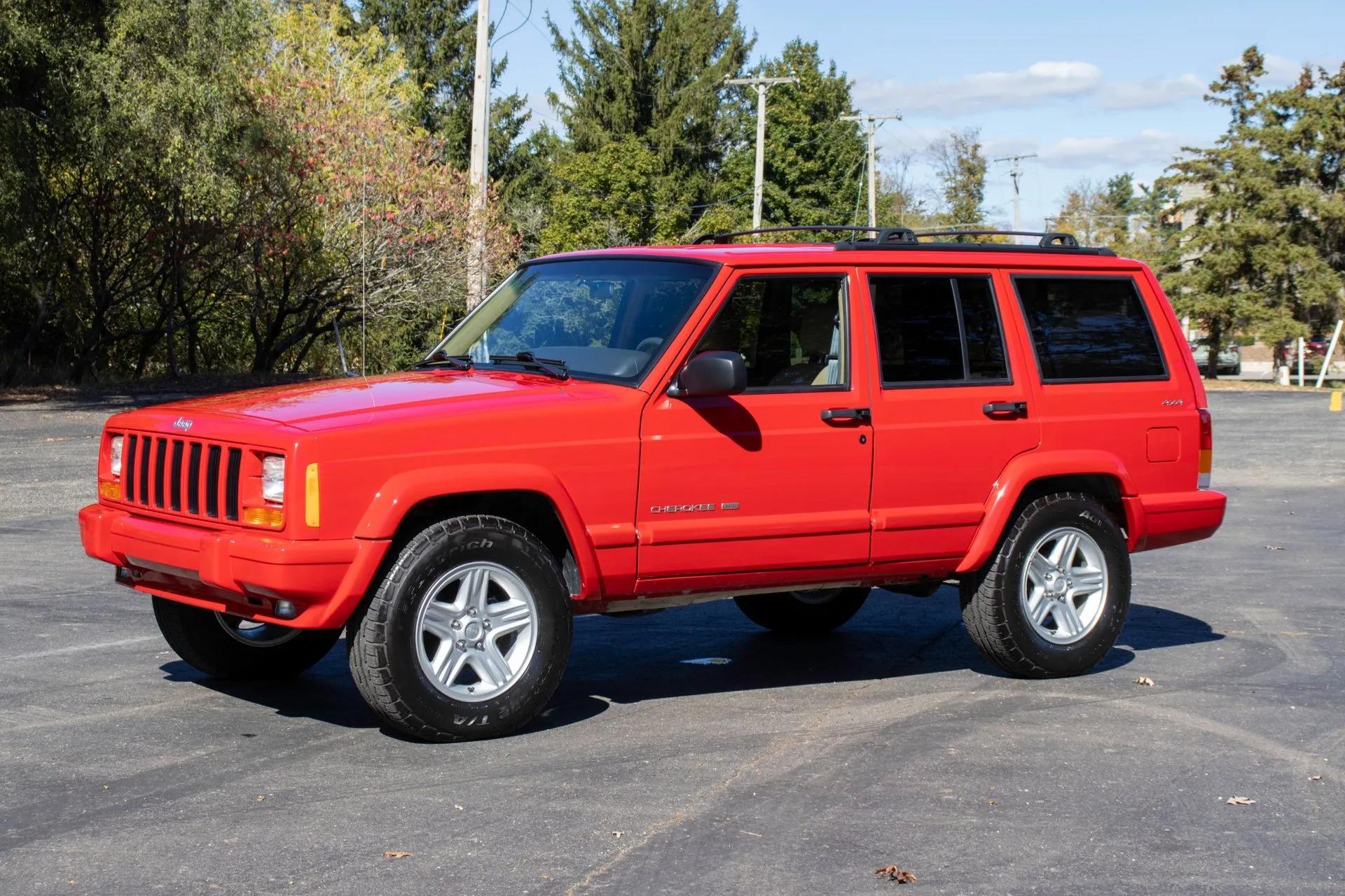 13k Mile 2001 Jeep Cherokee Limited