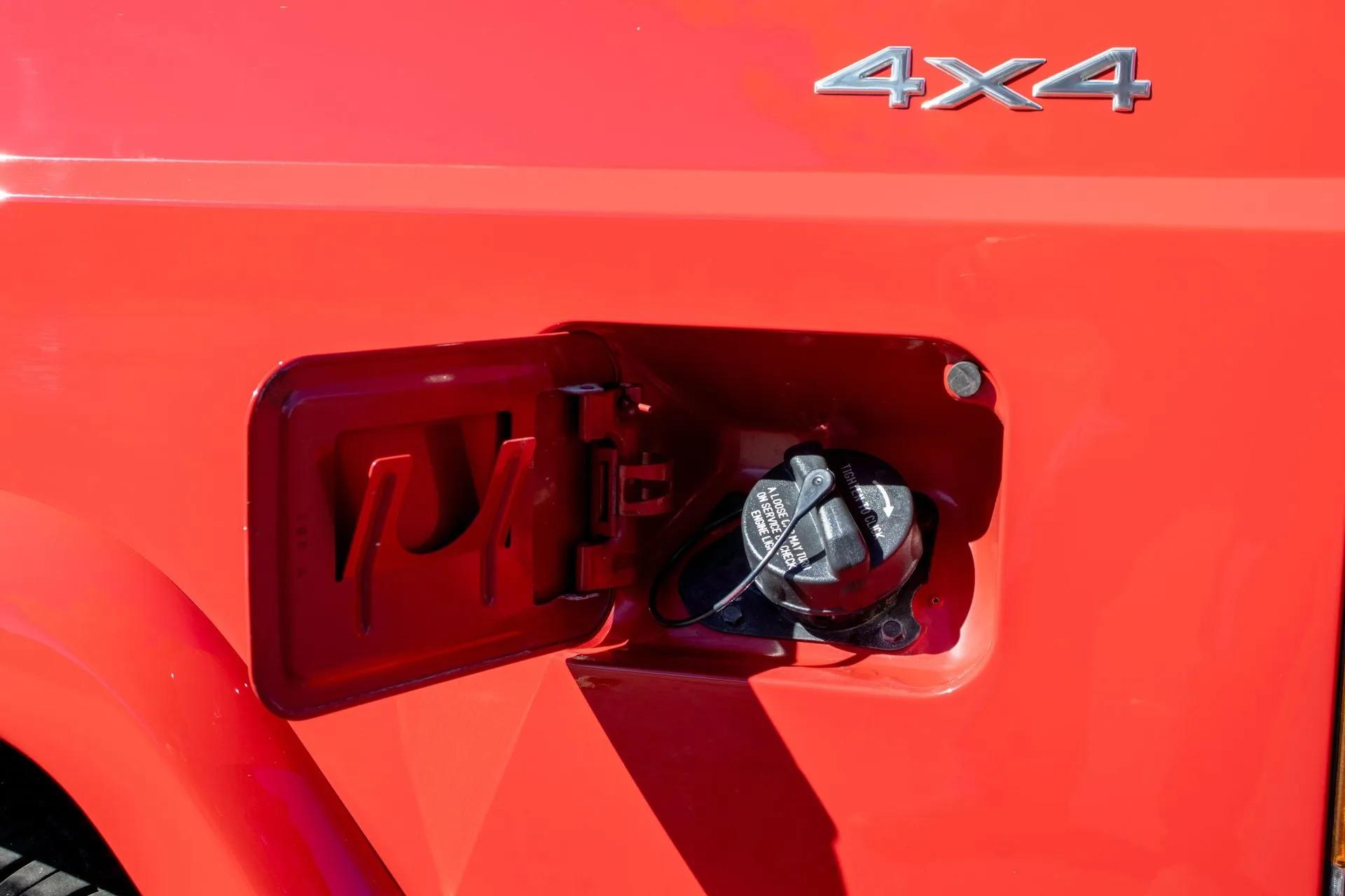 13k Mile 2001 Jeep Cherokee Limited