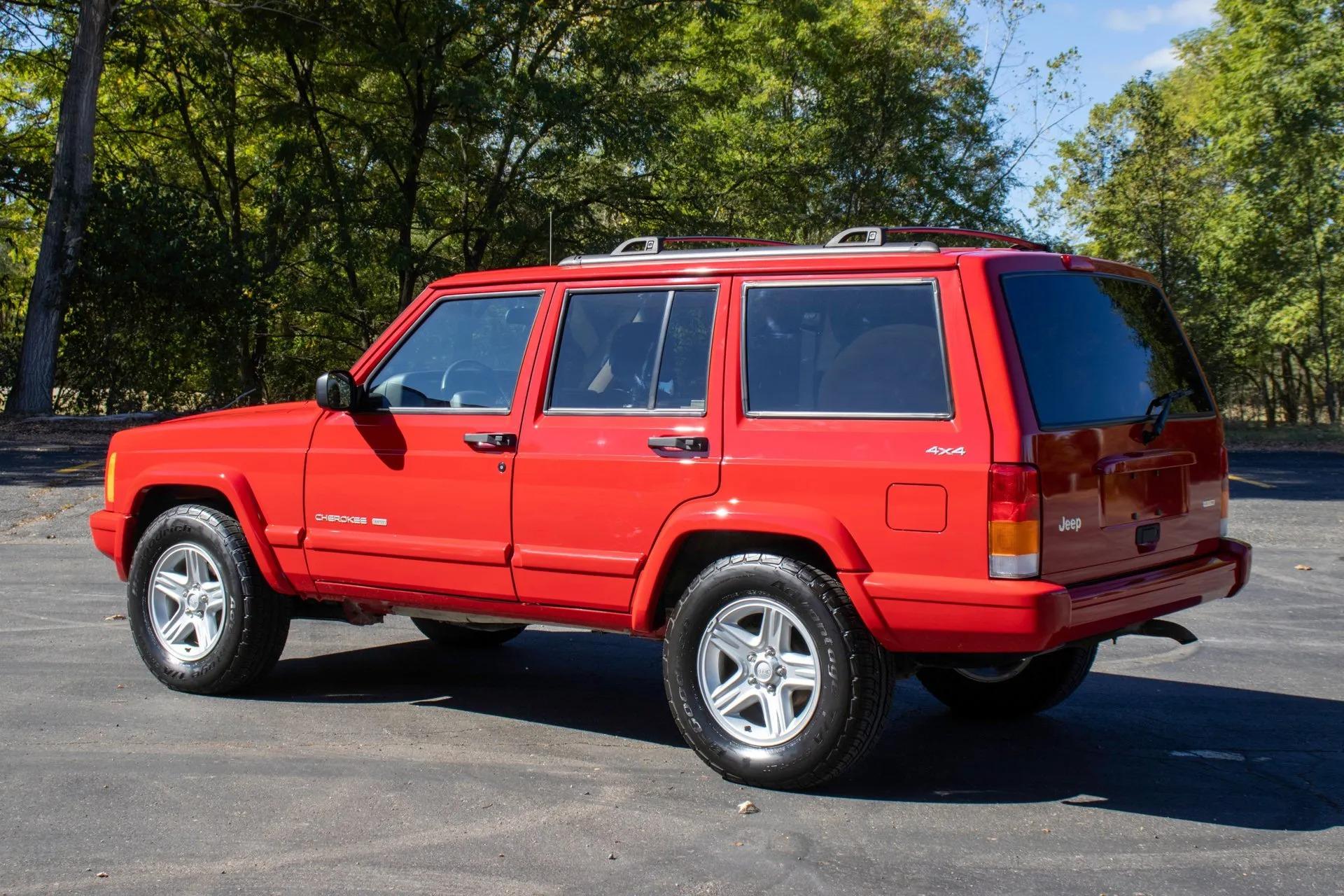 13k Mile 2001 Jeep Cherokee Limited