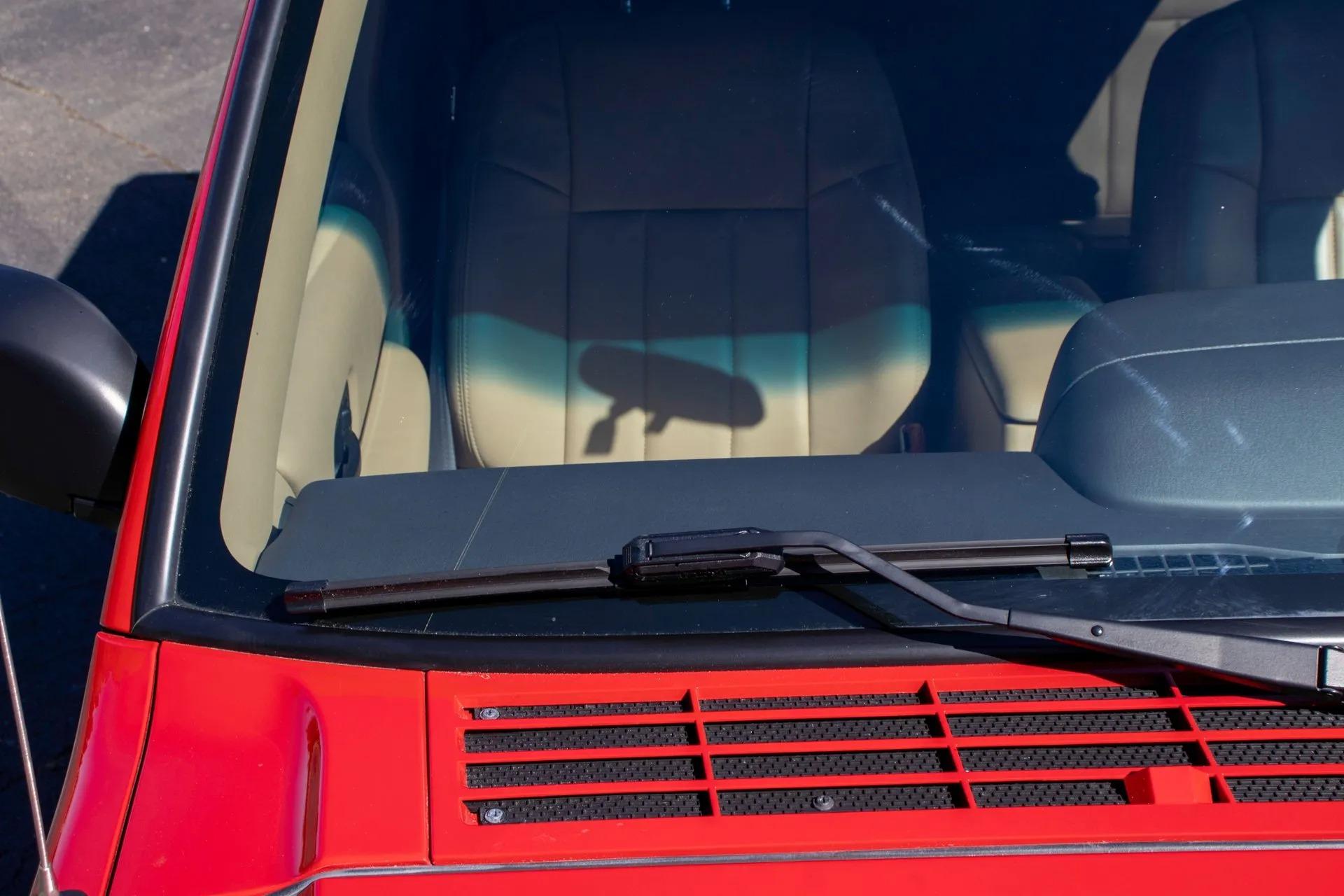 13k Mile 2001 Jeep Cherokee Limited