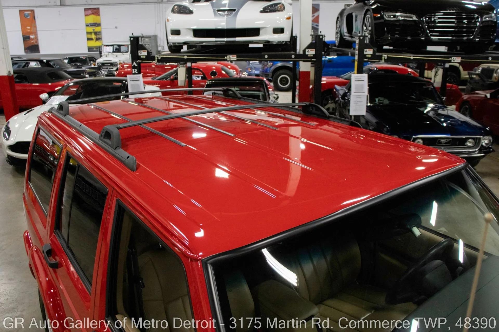 13k Mile 2001 Jeep Cherokee Limited