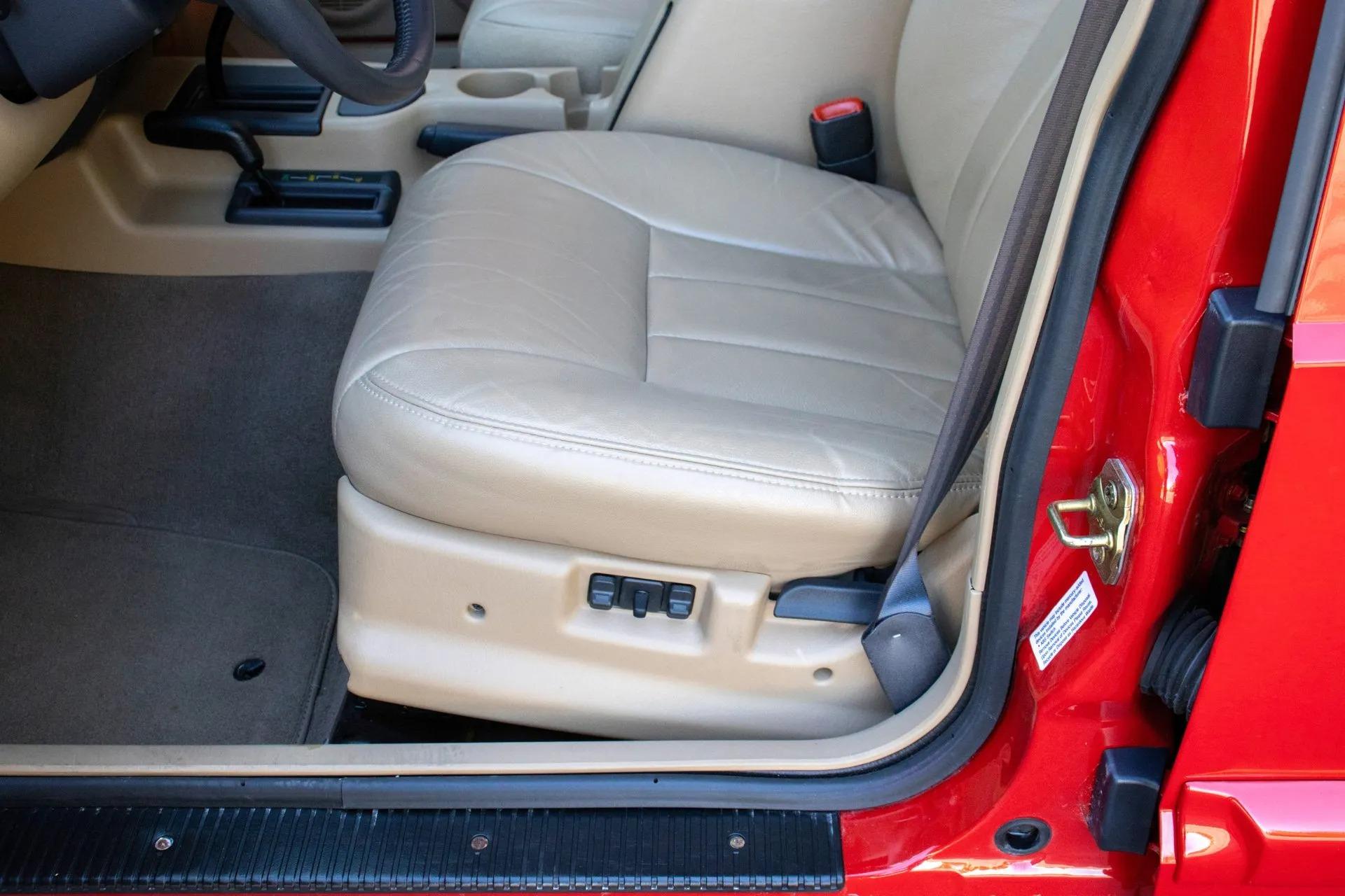 13k Mile 2001 Jeep Cherokee Limited