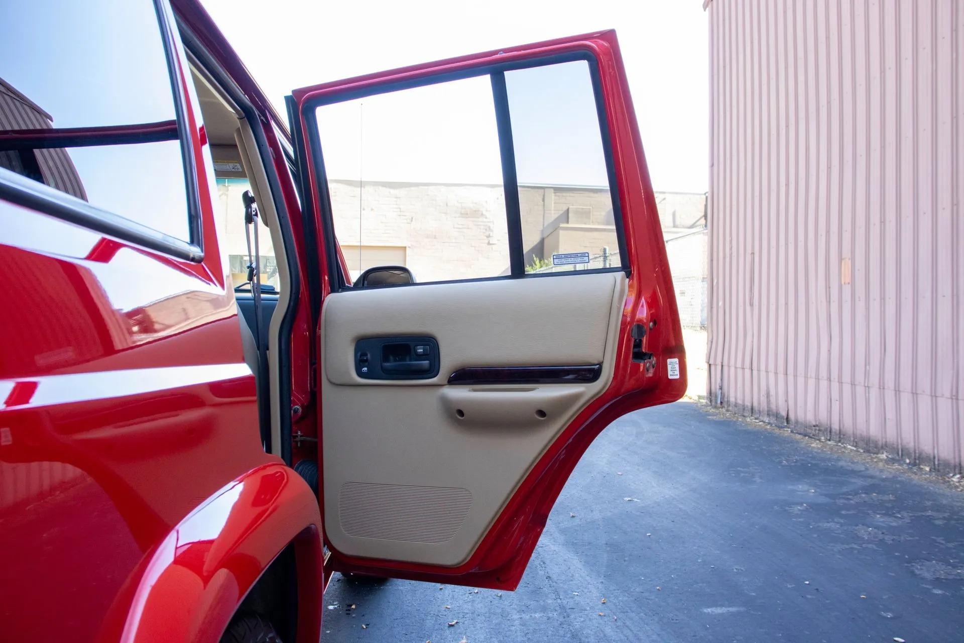 13k Mile 2001 Jeep Cherokee Limited