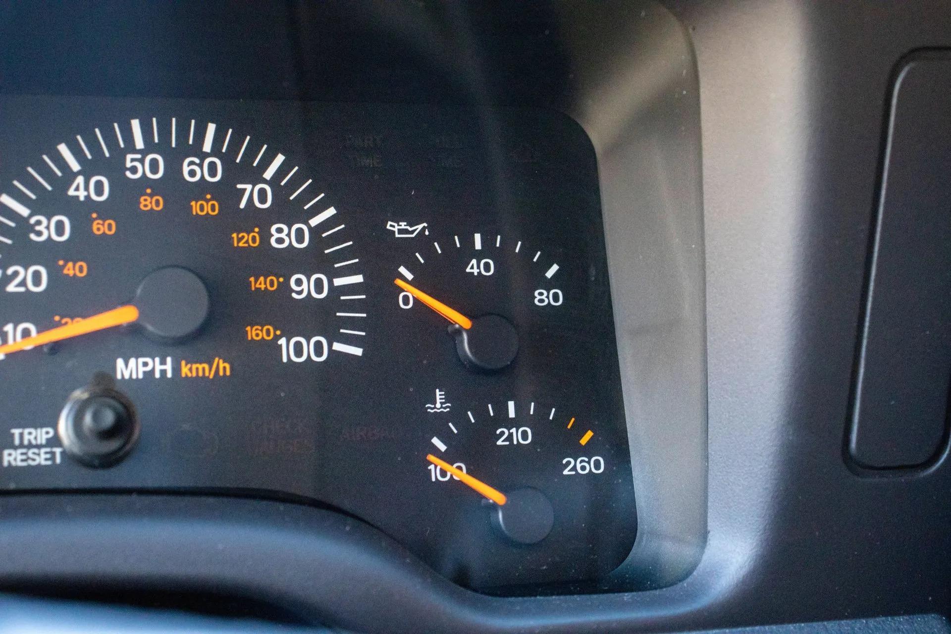 13k Mile 2001 Jeep Cherokee Limited