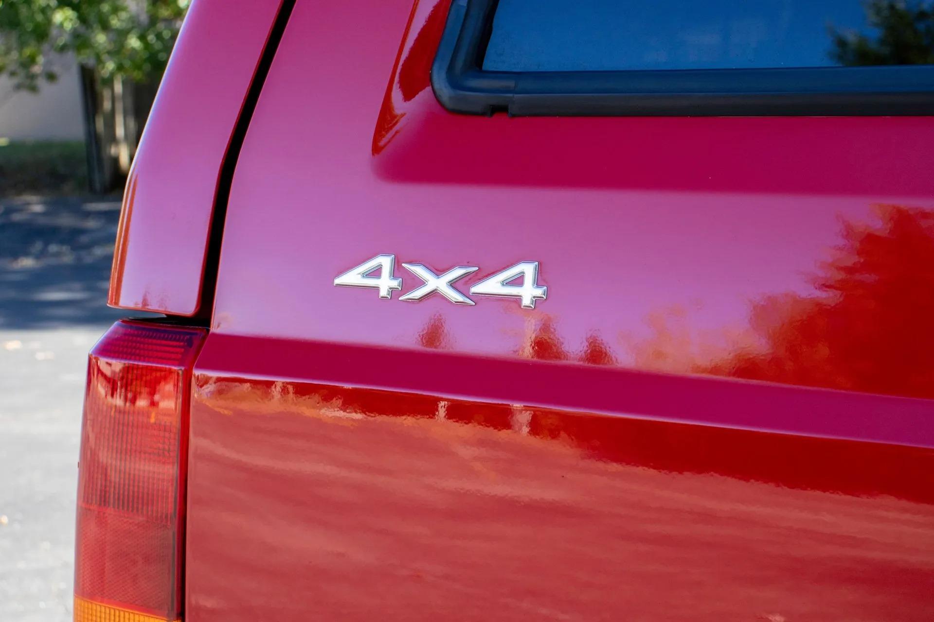 13k Mile 2001 Jeep Cherokee Limited