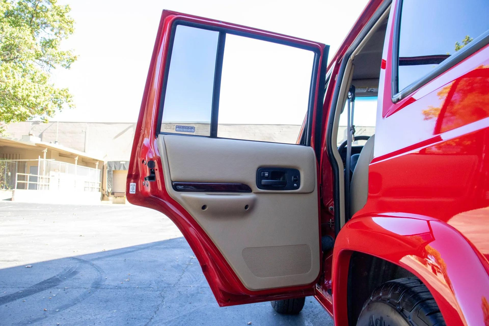 13k Mile 2001 Jeep Cherokee Limited
