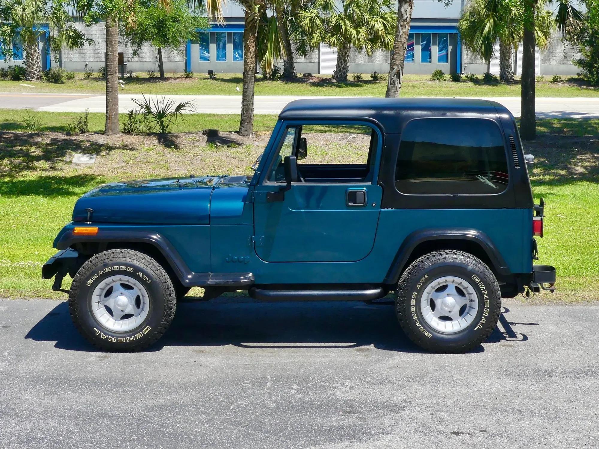 1995 Jeep Wrangler S - 4
