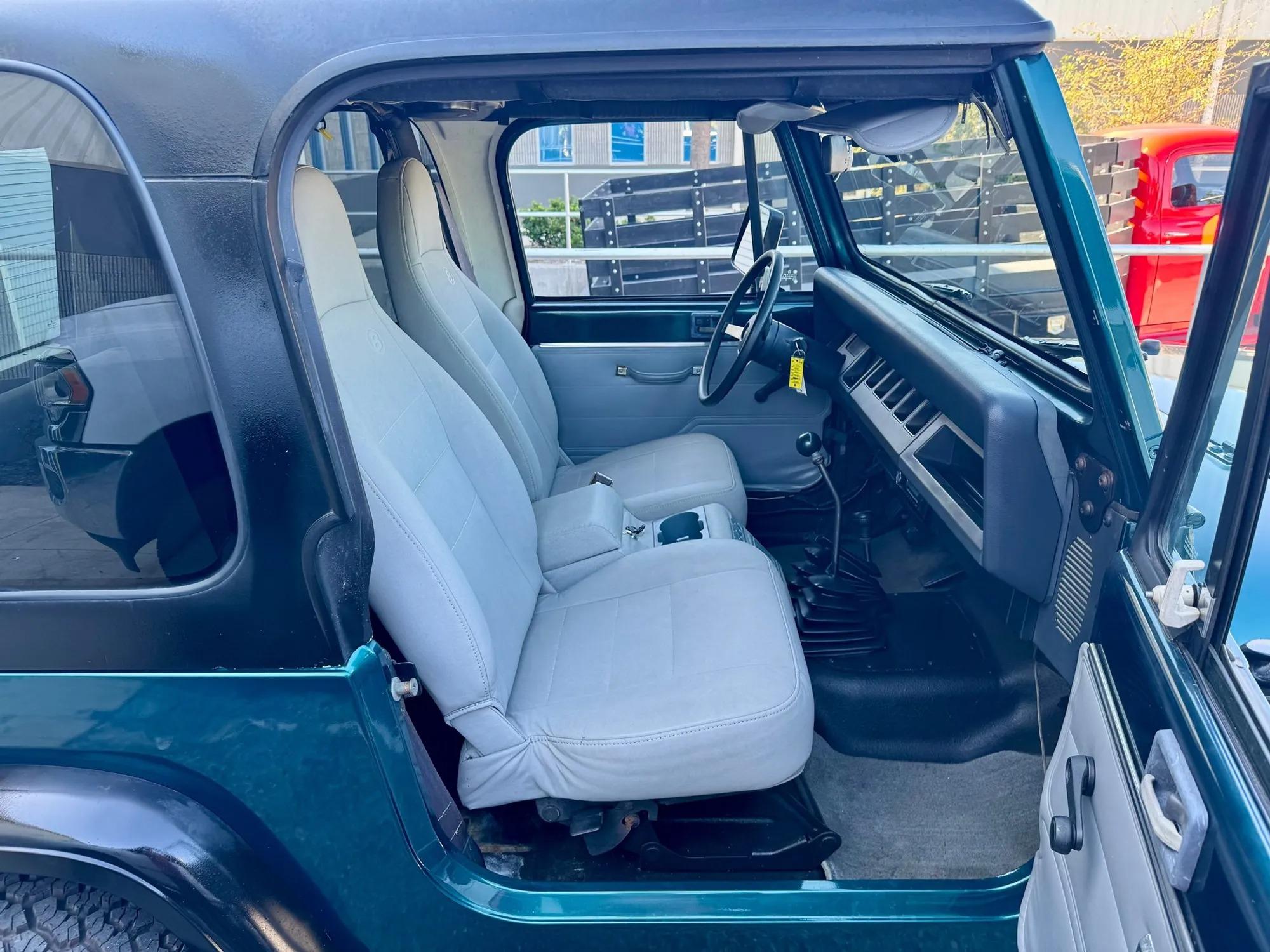 1995 Jeep Wrangler S