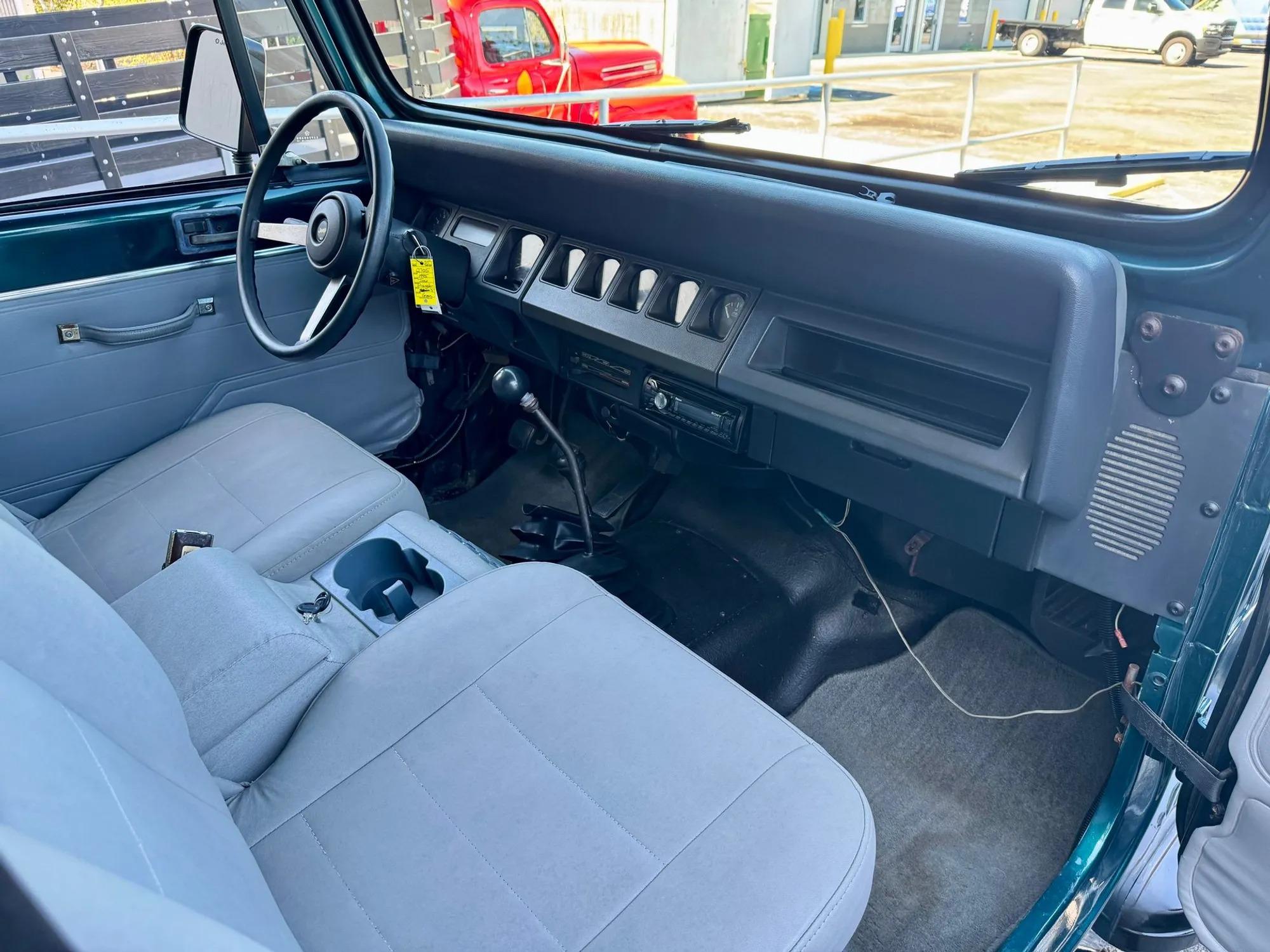 1995 Jeep Wrangler S