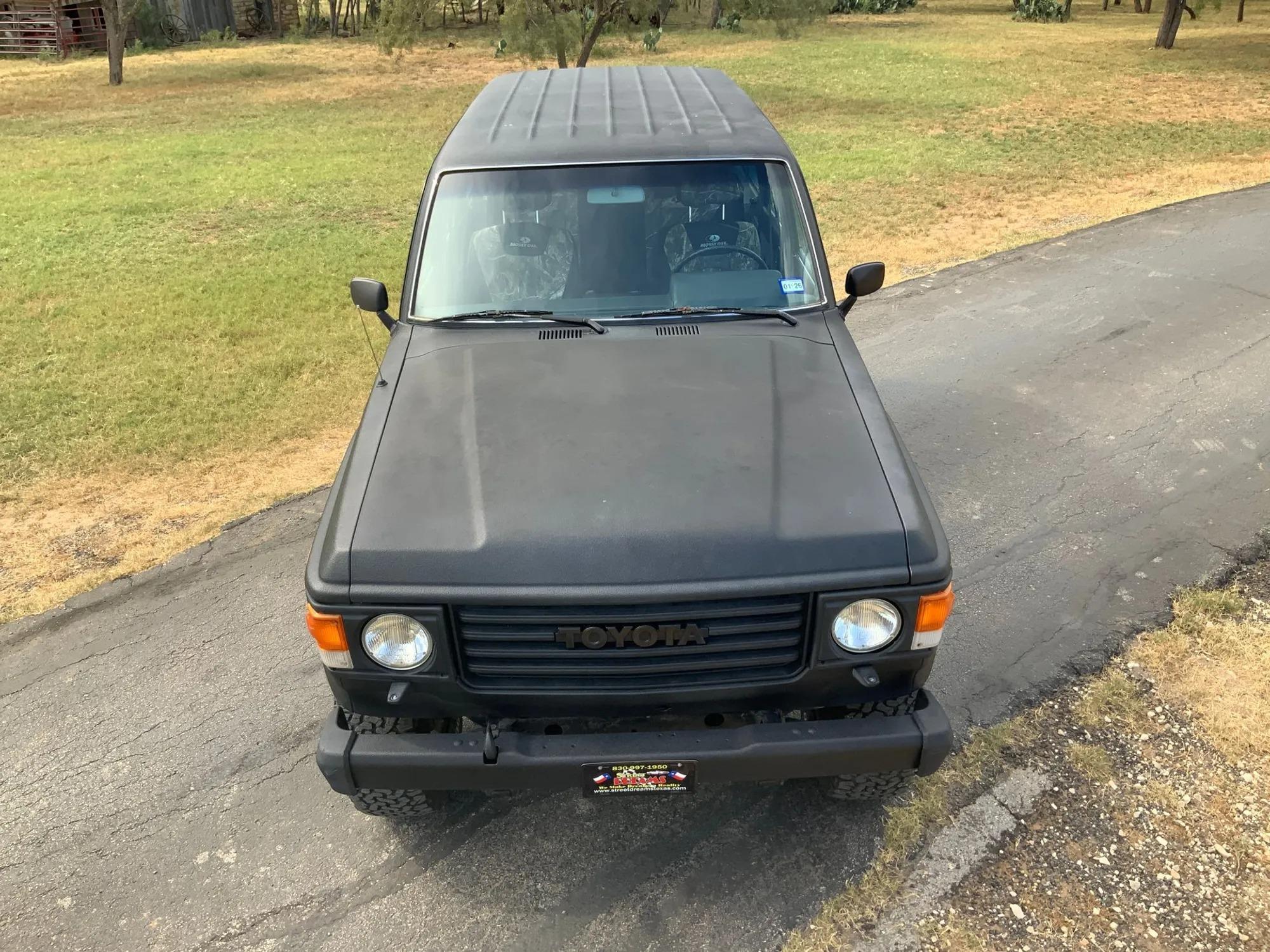 1985 Toyota Land Cruiser FJ60 - 4
