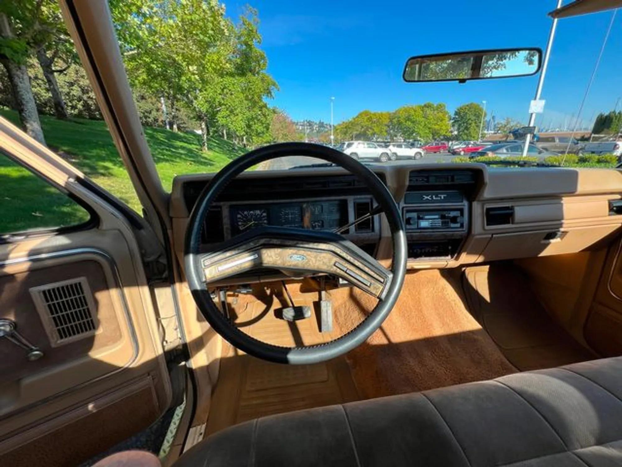1985 Ford F-250 XLT Lariat Explorer