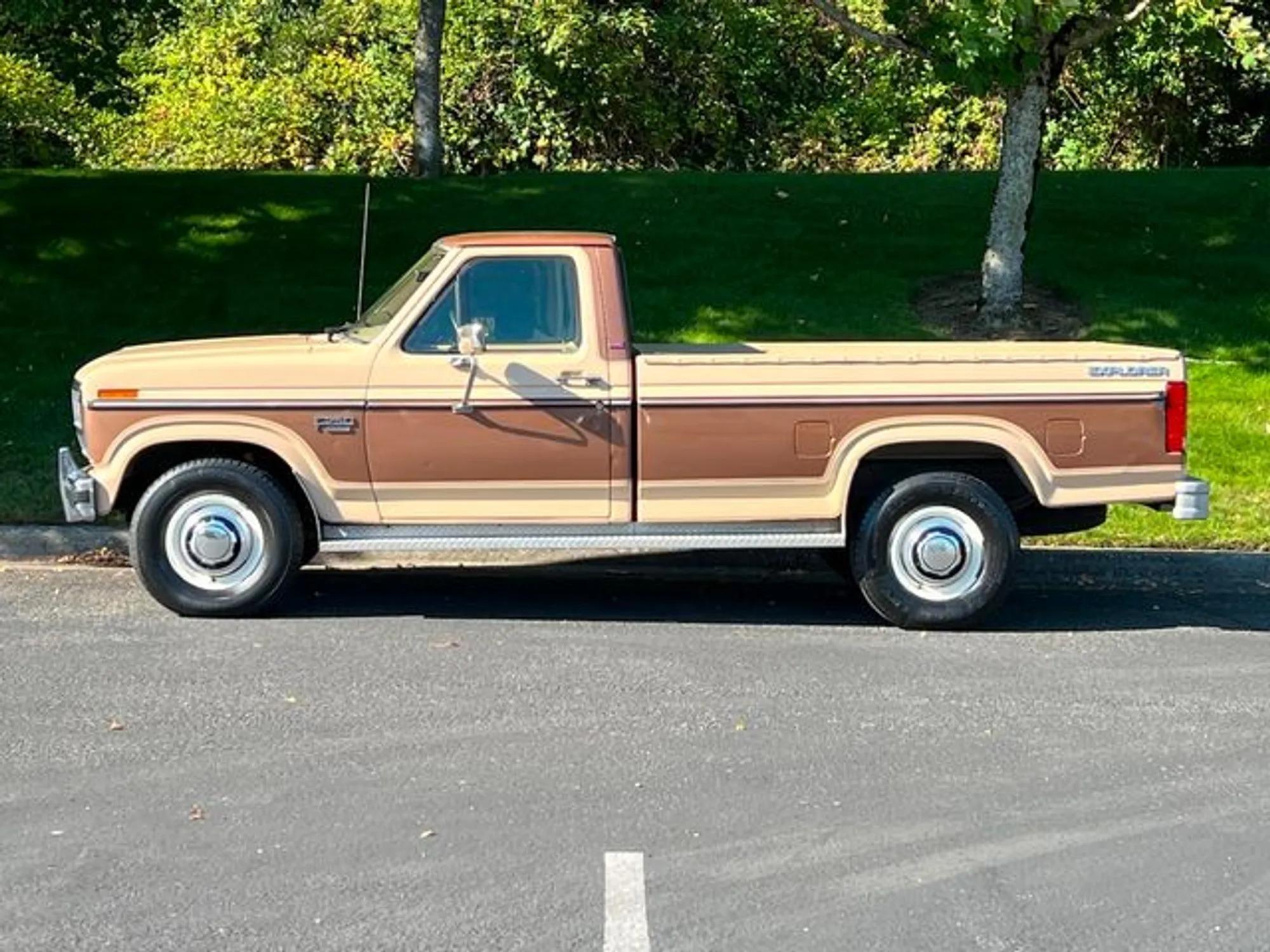 1985 Ford F-250 XLT Lariat Explorer - 3
