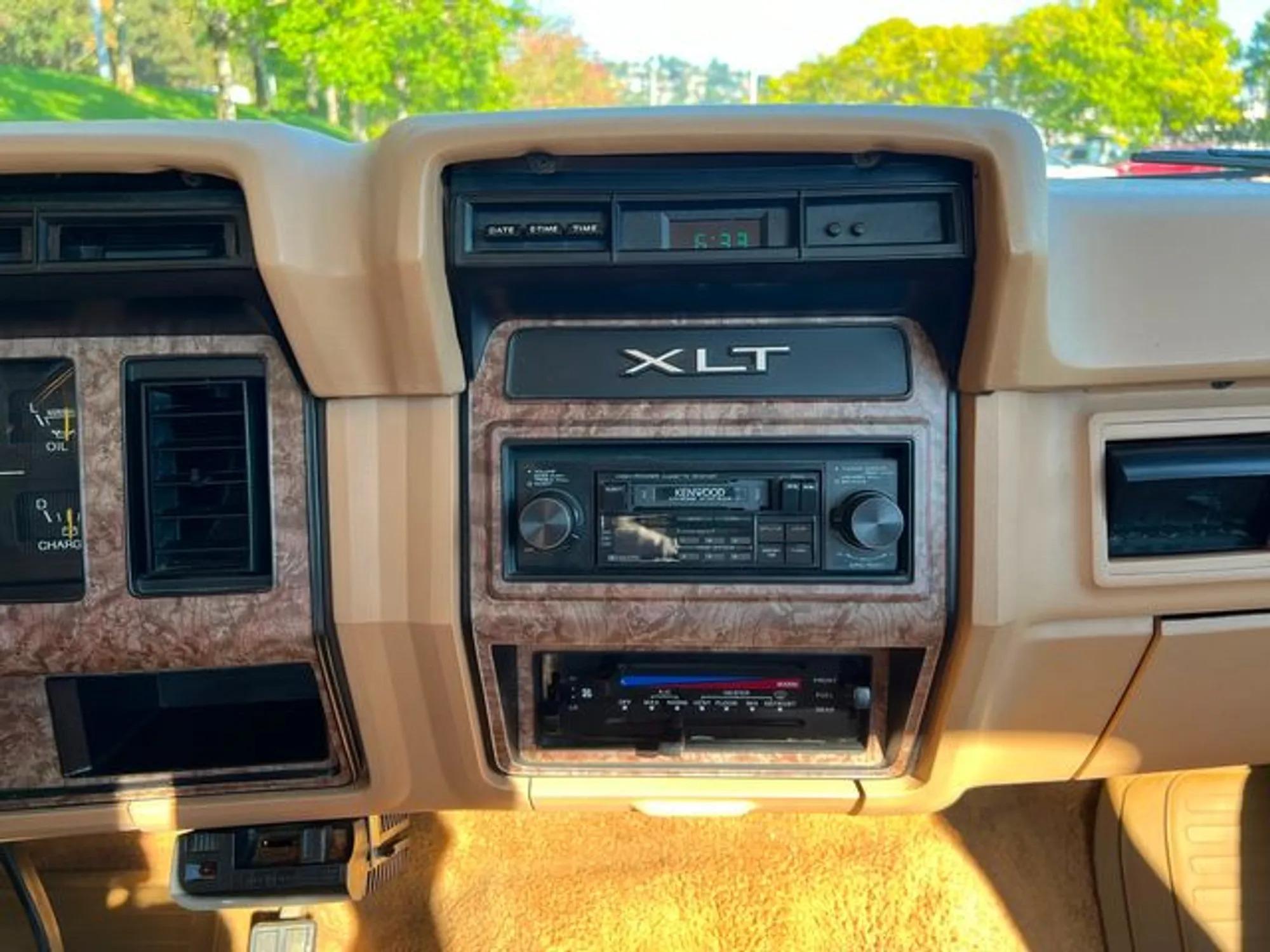 1985 Ford F-250 XLT Lariat Explorer