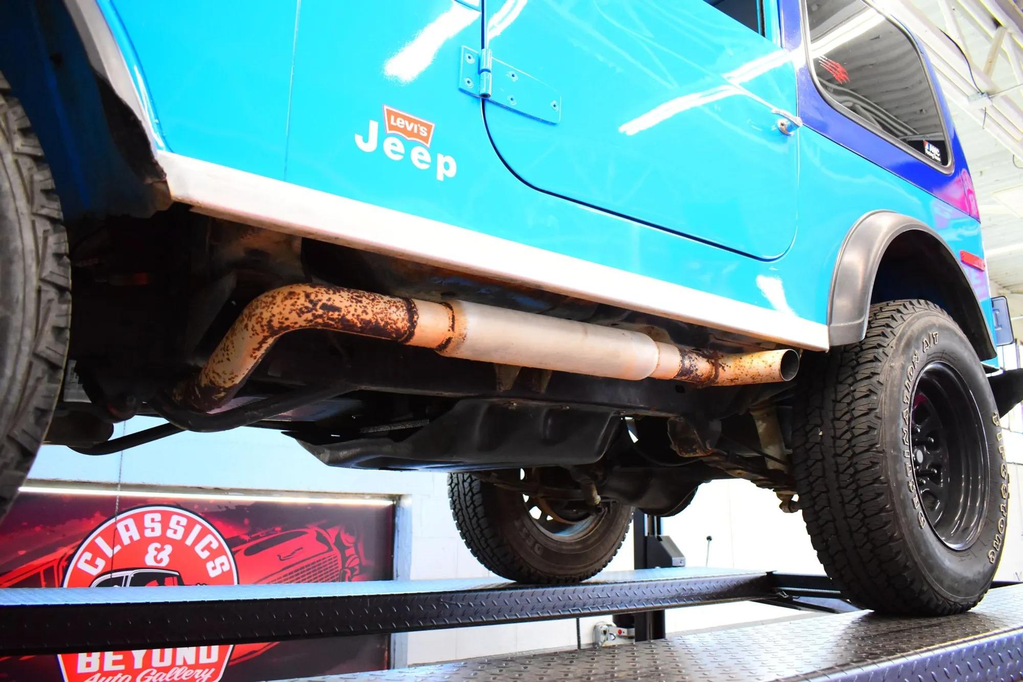 6.0L V8-Powered 1976 Jeep CJ-7 Levi's Edition