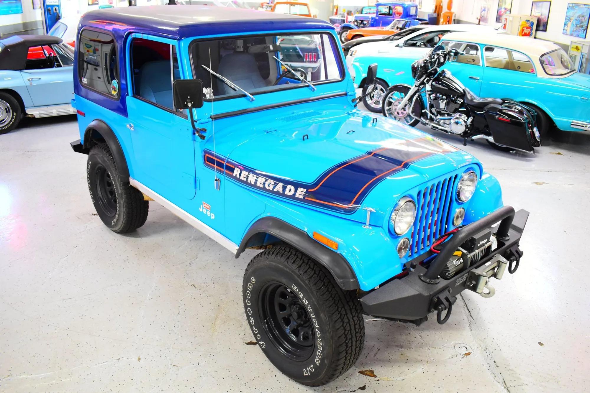 6.0L V8-Powered 1976 Jeep CJ-7 Levi's Edition - 3