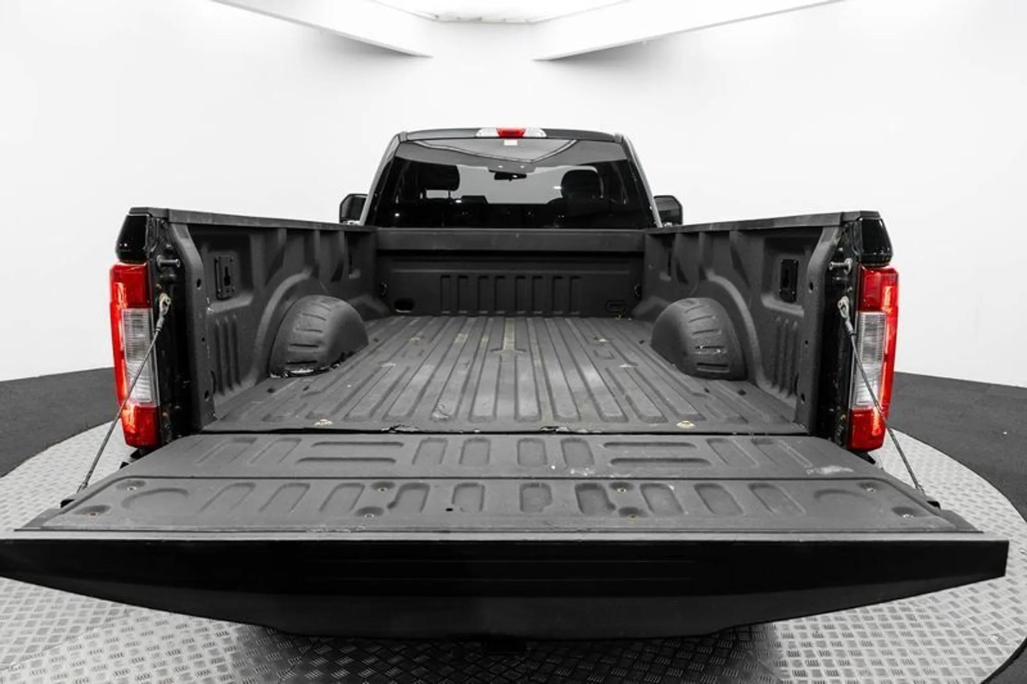 2017 Ford F-350 Super Duty XLT