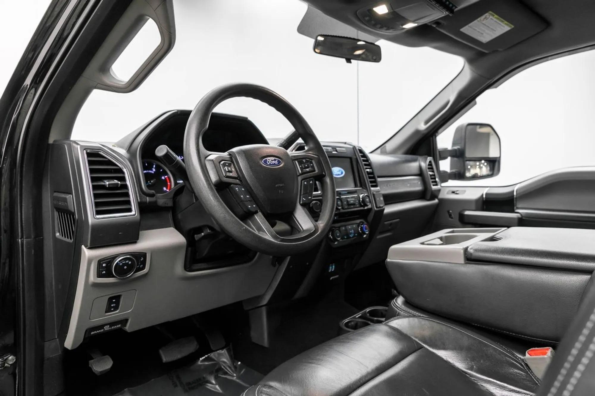 2017 Ford F-350 Super Duty XLT