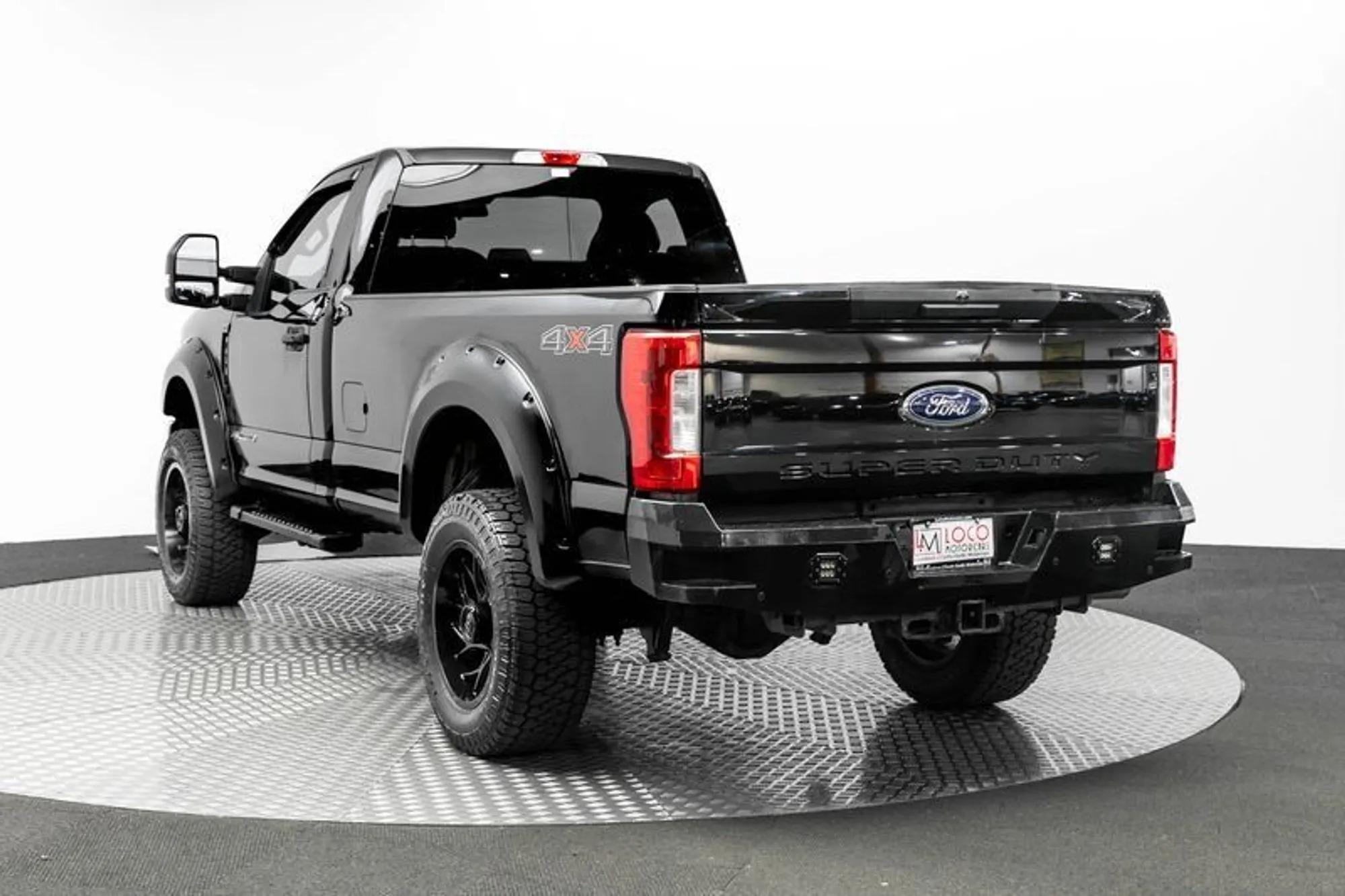 2017 Ford F-350 Super Duty XLT