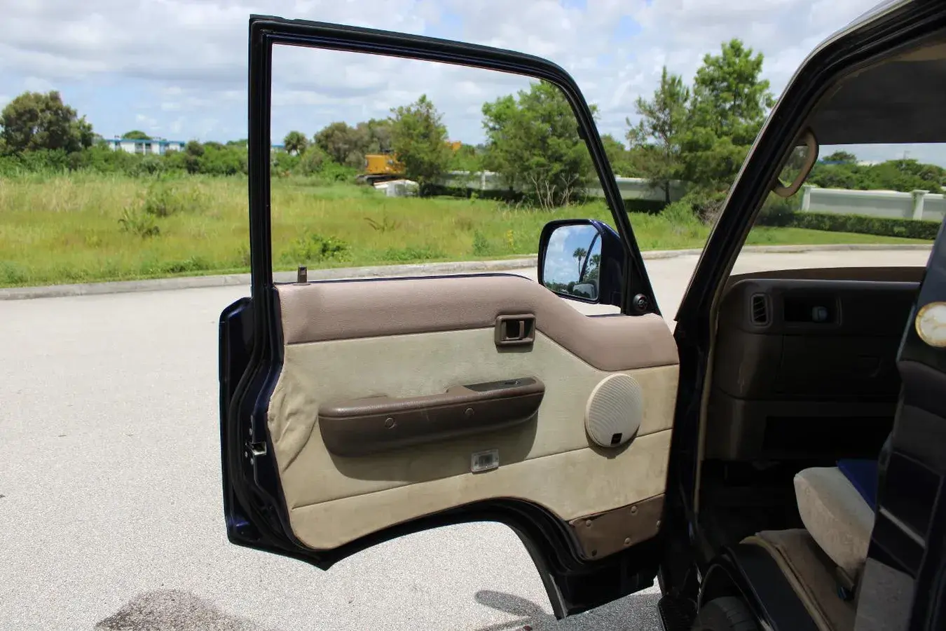 1995 Nissan Caravan Royale