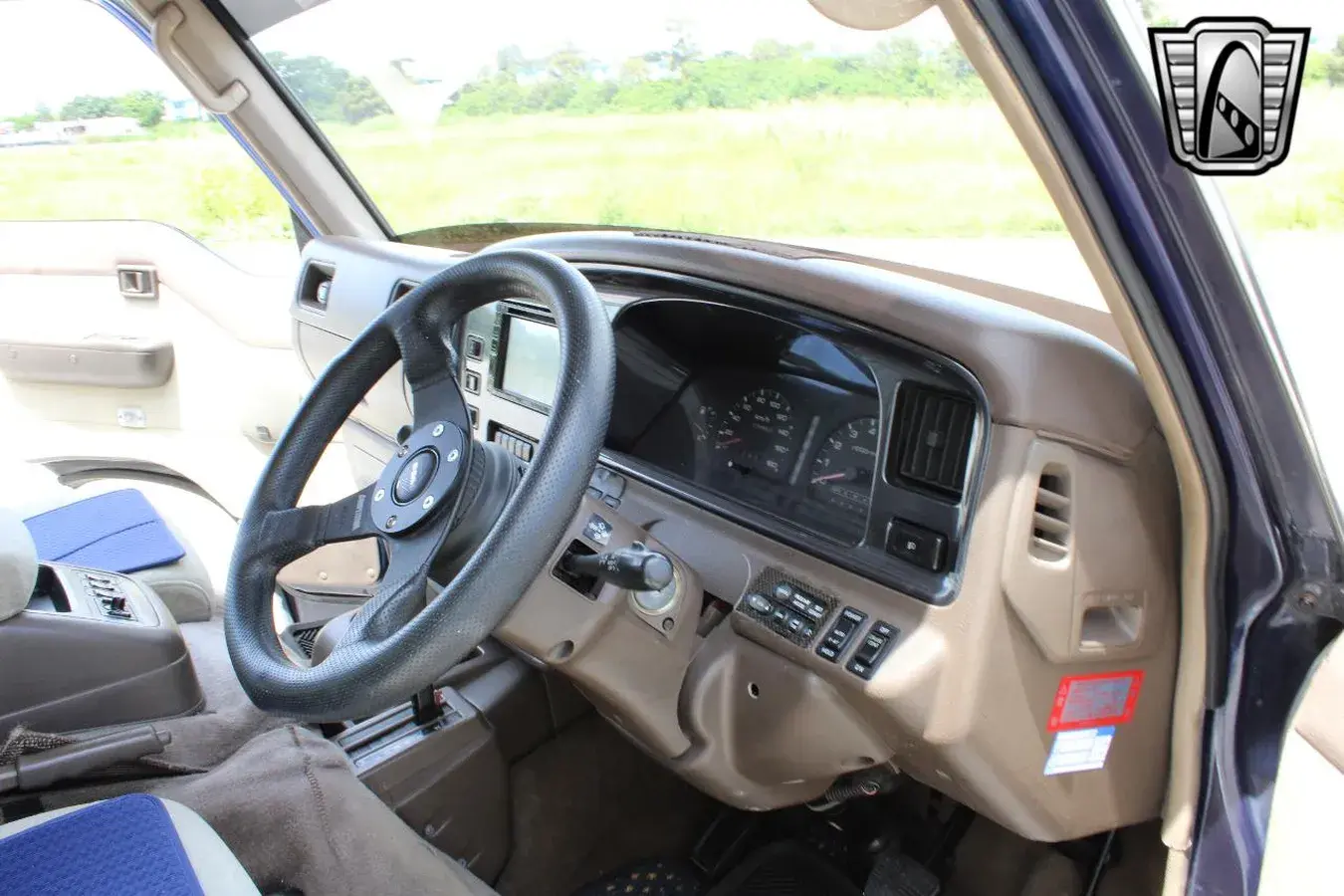 1995 Nissan Caravan Royale