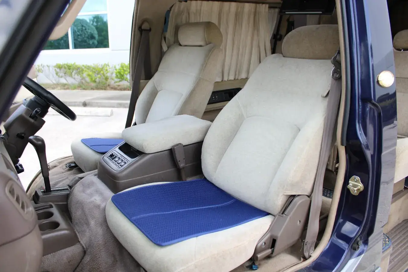 1995 Nissan Caravan Royale