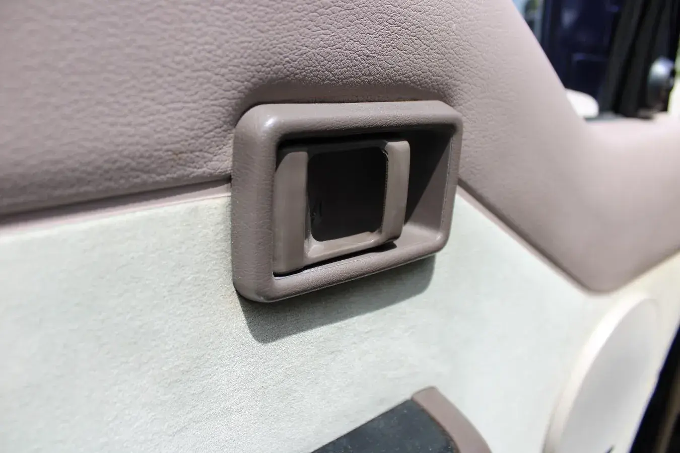 1995 Nissan Caravan Royale