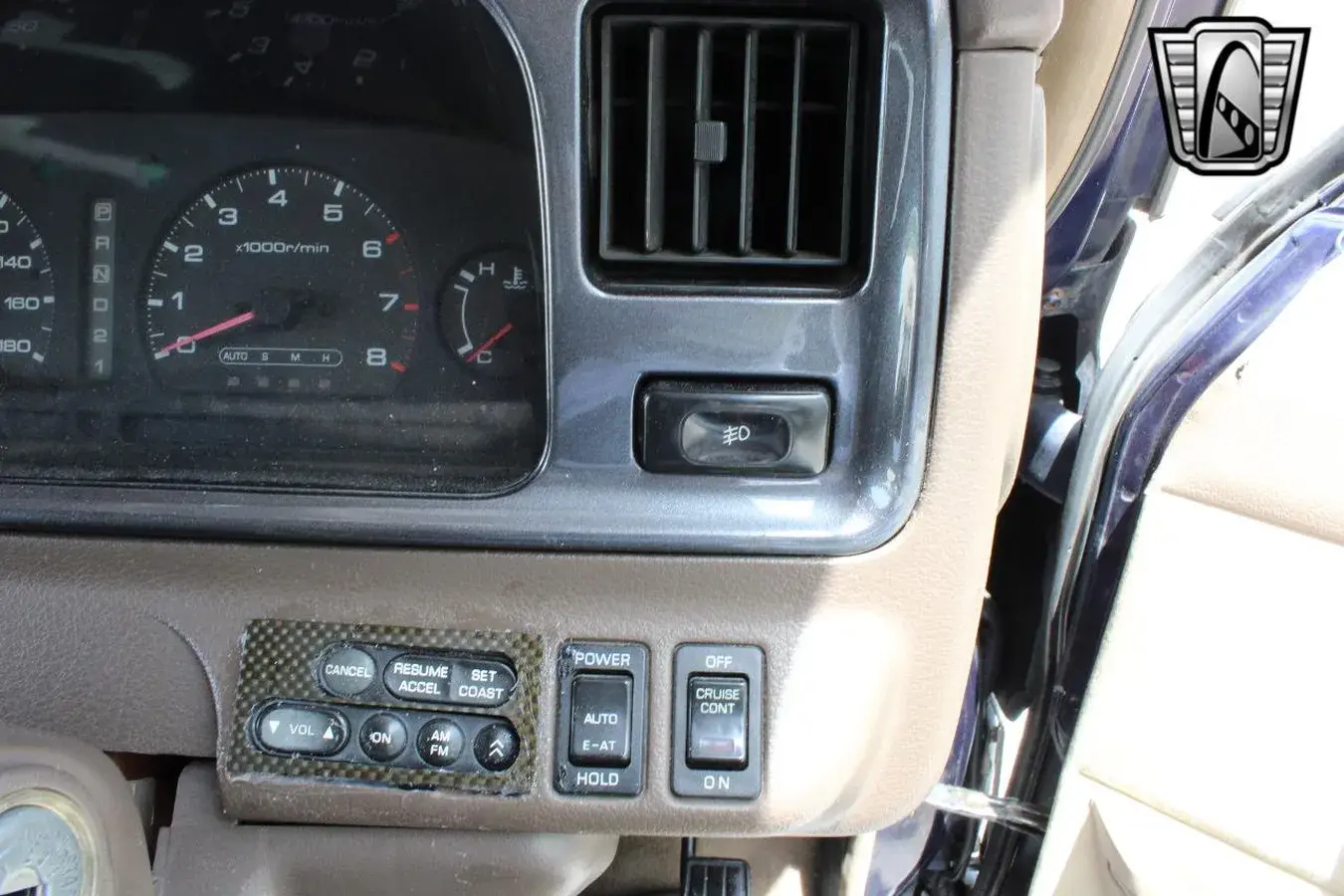 1995 Nissan Caravan Royale