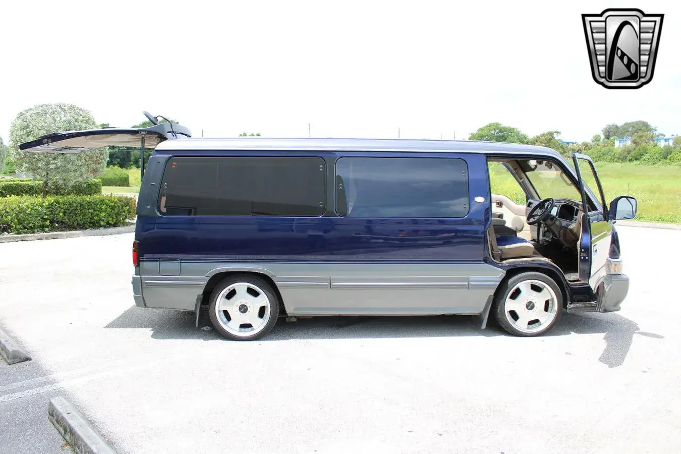 1995 Nissan Caravan Royale