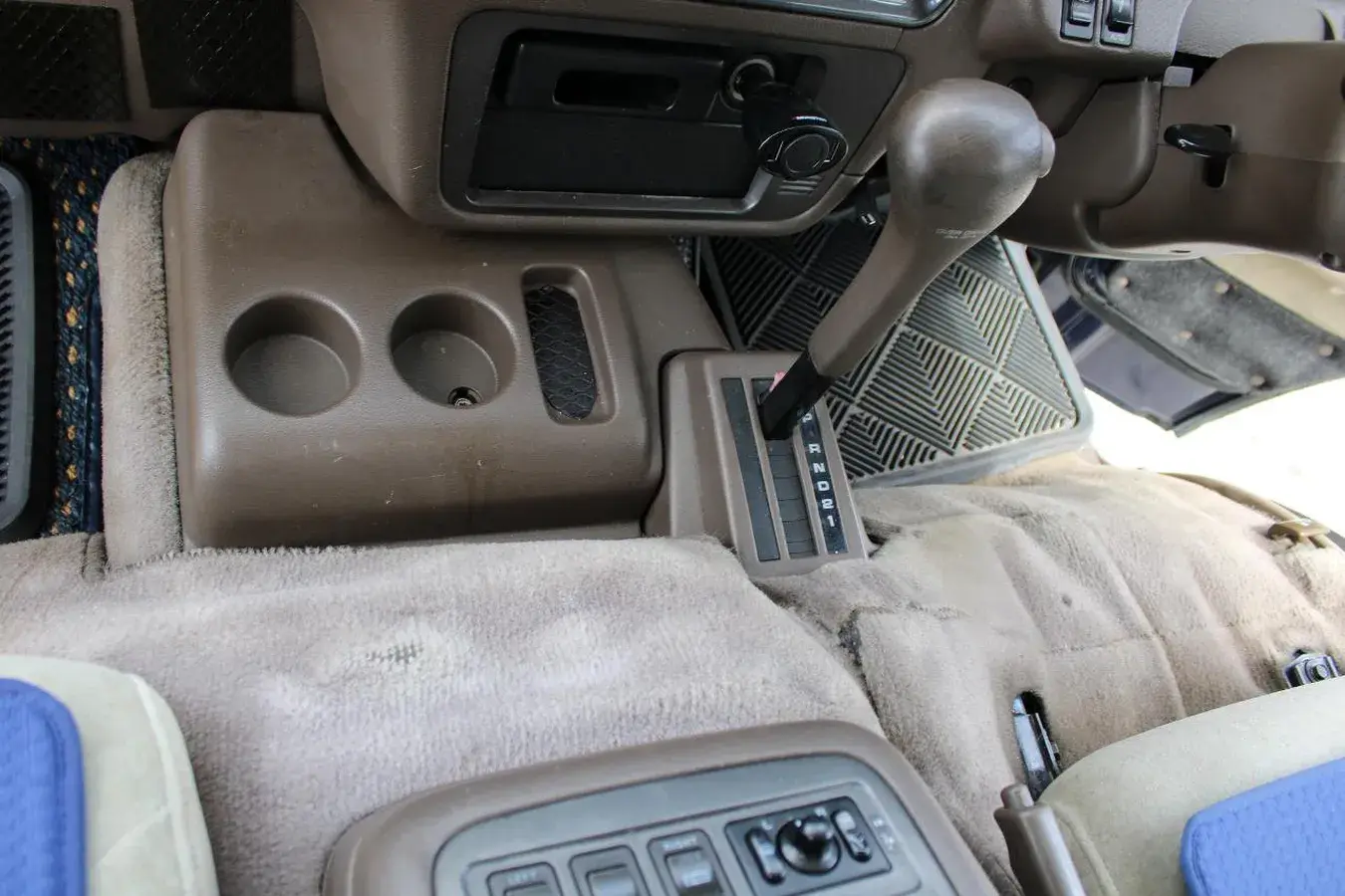 1995 Nissan Caravan Royale