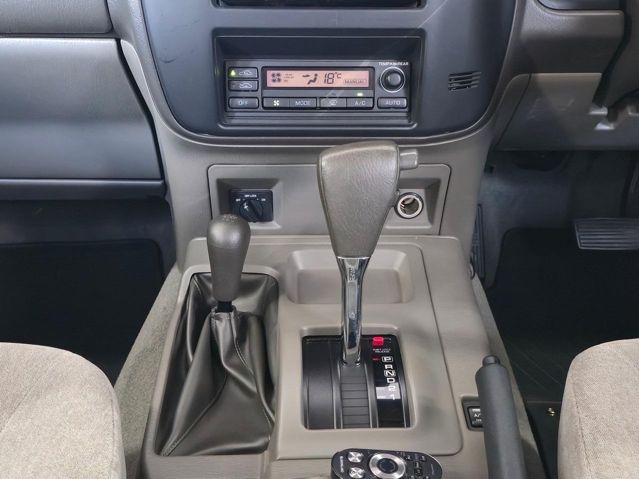 1998 Nissan Safari Gran Road