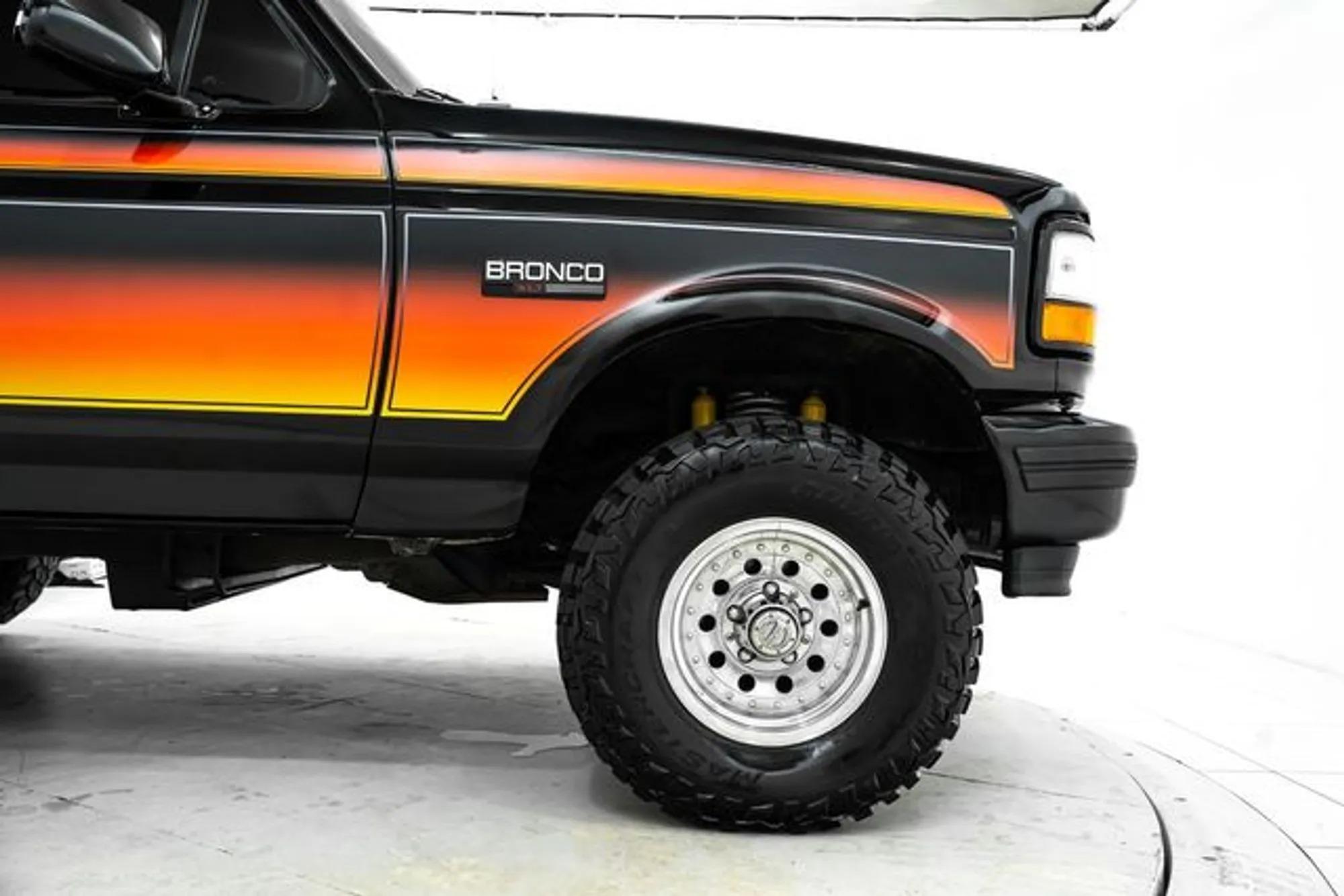 1996 Ford Bronco XLT