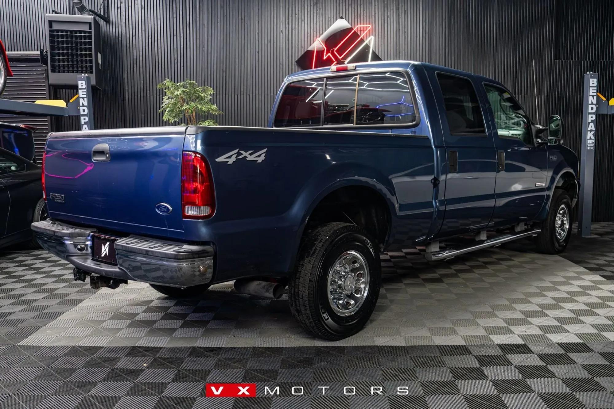 2004 Ford F-250 Super Duty - 2