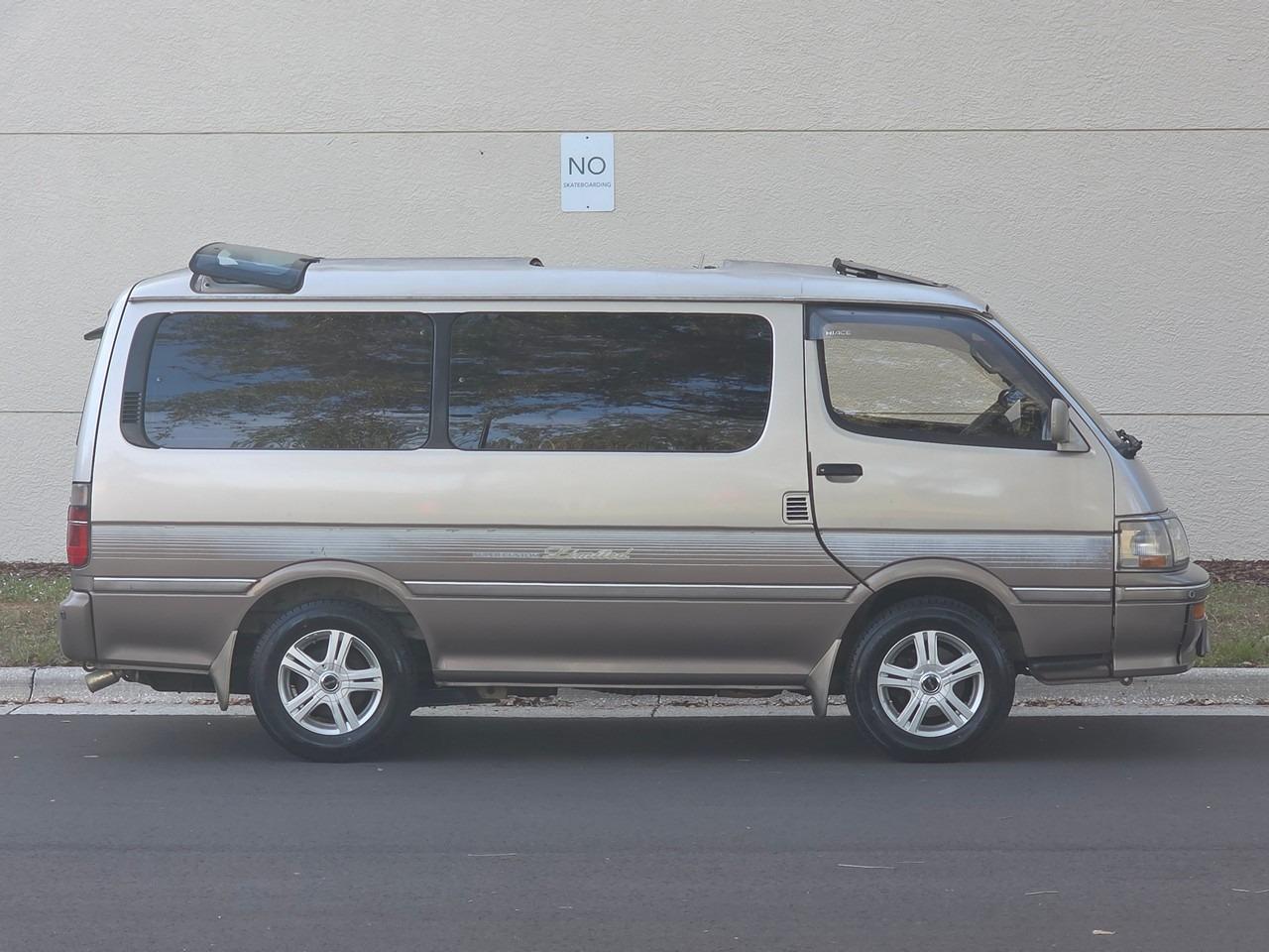 1994 Toyota HiAce Super Custom Limited - 2
