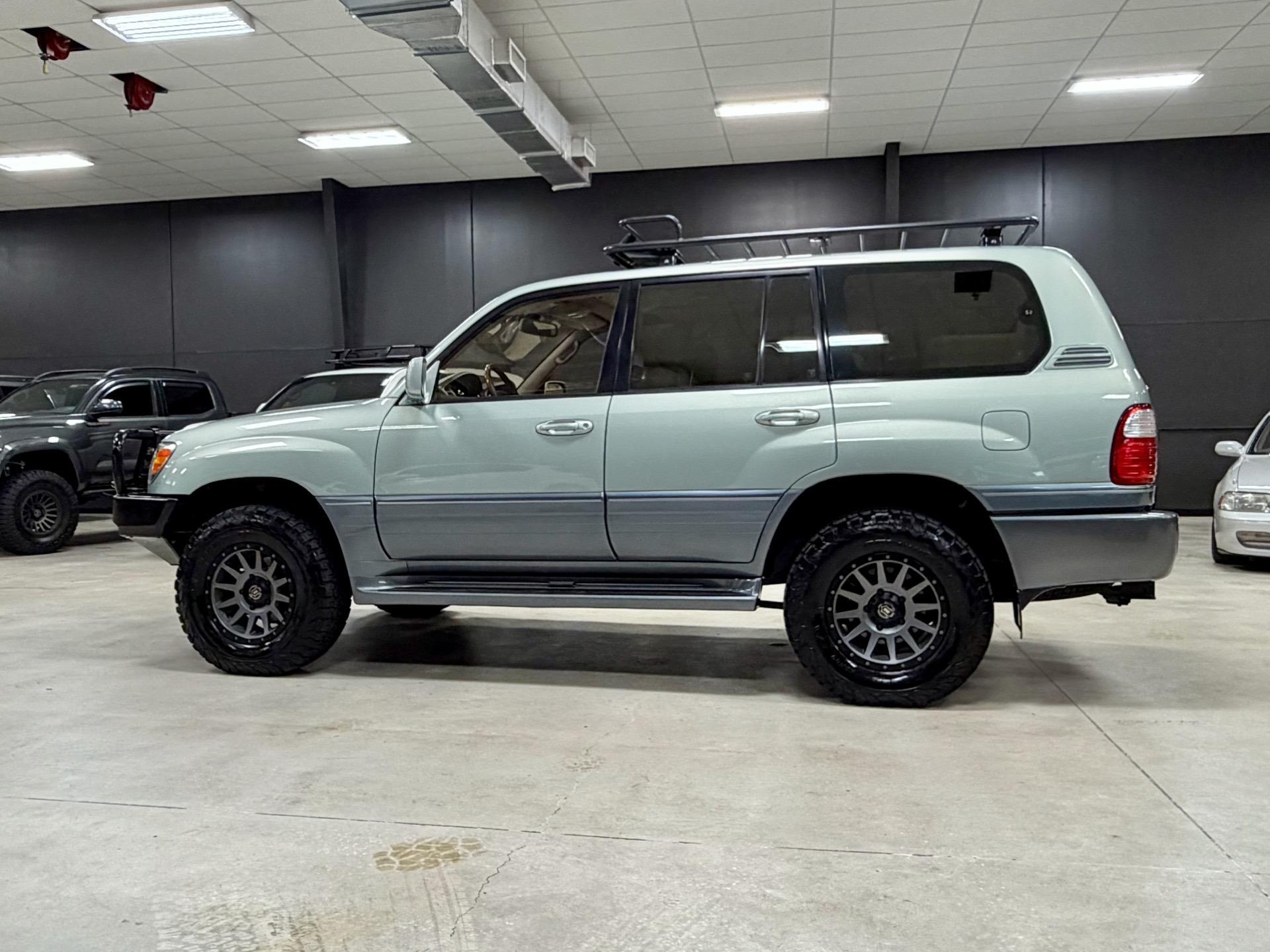 2003 Lexus LX 470