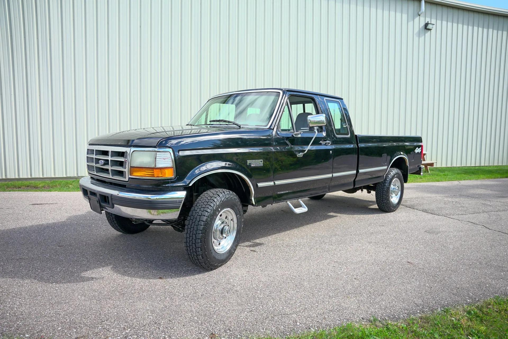 1996 Ford F-250 XLT 4x4 - 2